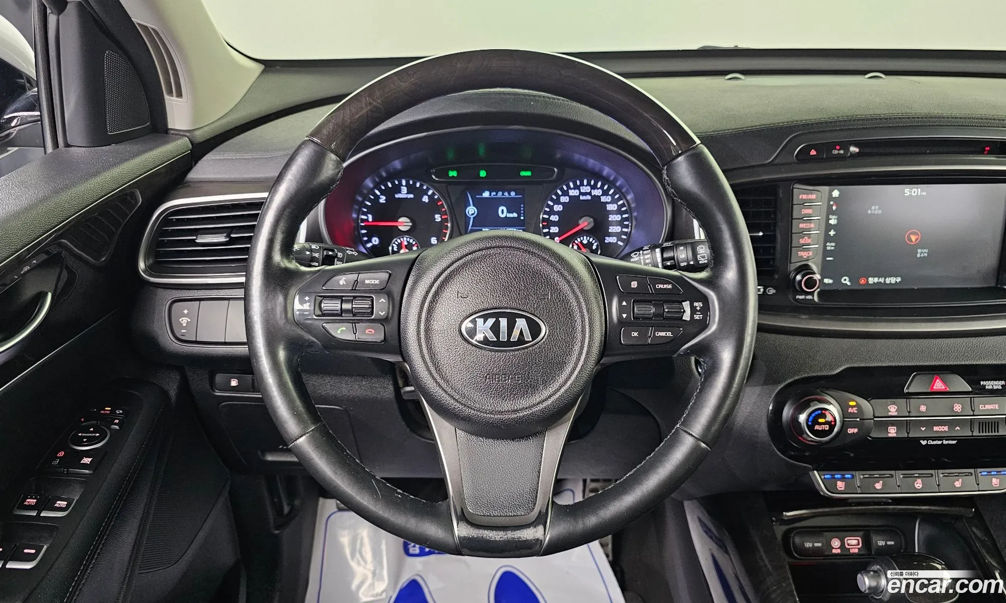 Kia Sorento 2017 KNAPS81BDHA333289 — 7