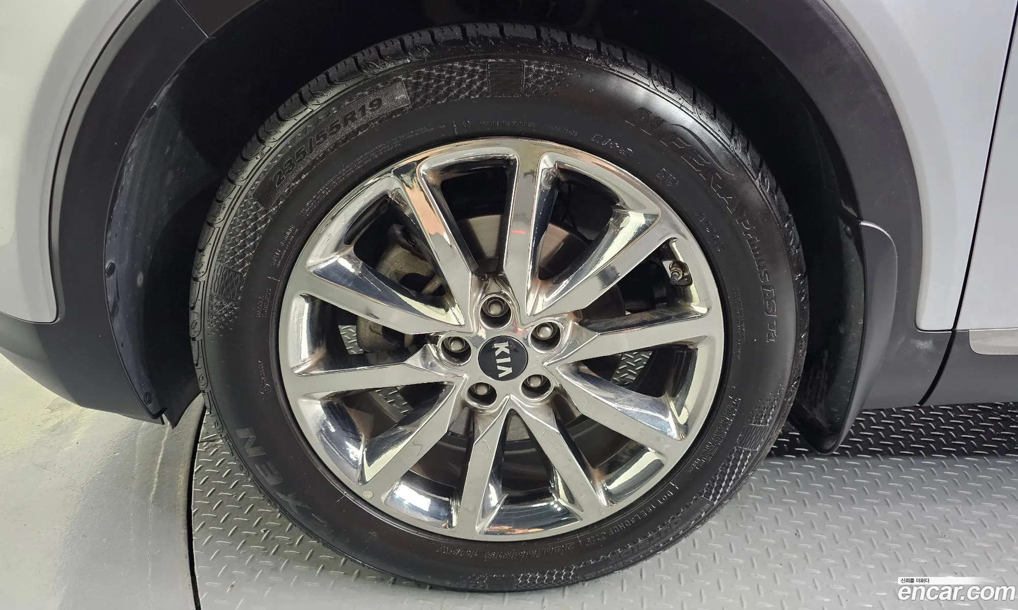 Kia Sorento 2017 KNAPS81BDHA333289 — 5