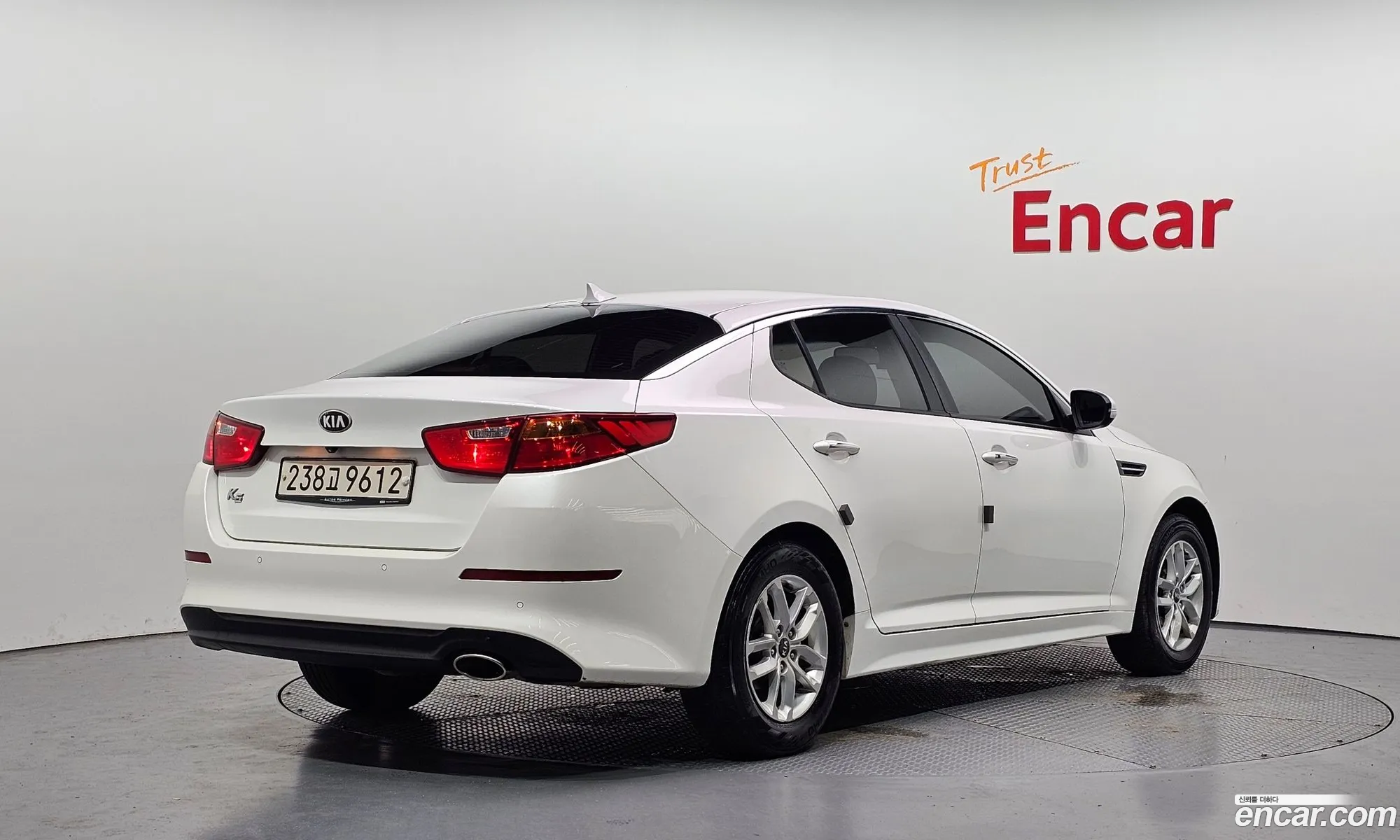 Kia K5 2014 KNAGN418BFA543121 — 16