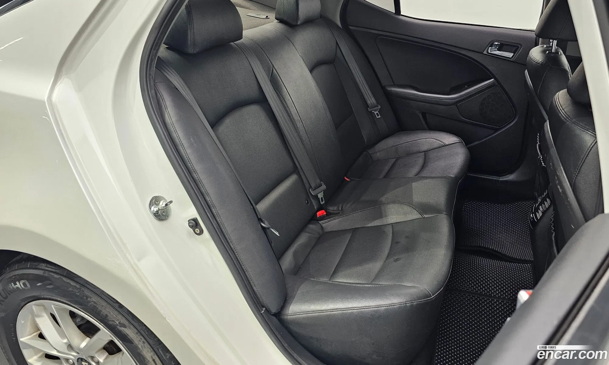 Kia K5 2014 KNAGN418BFA543121 — 4