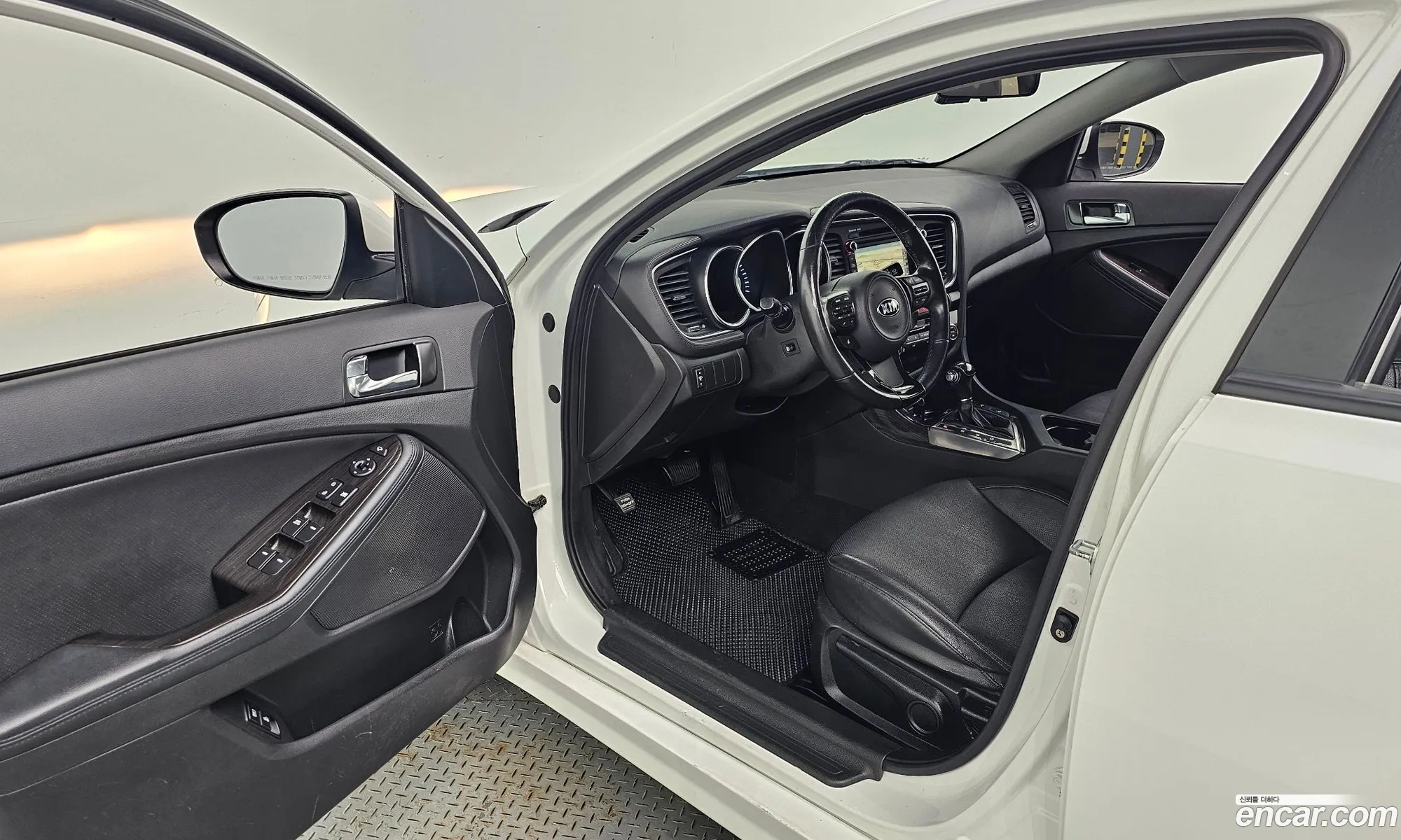Kia K5 2014 KNAGN418BFA543121 — 8