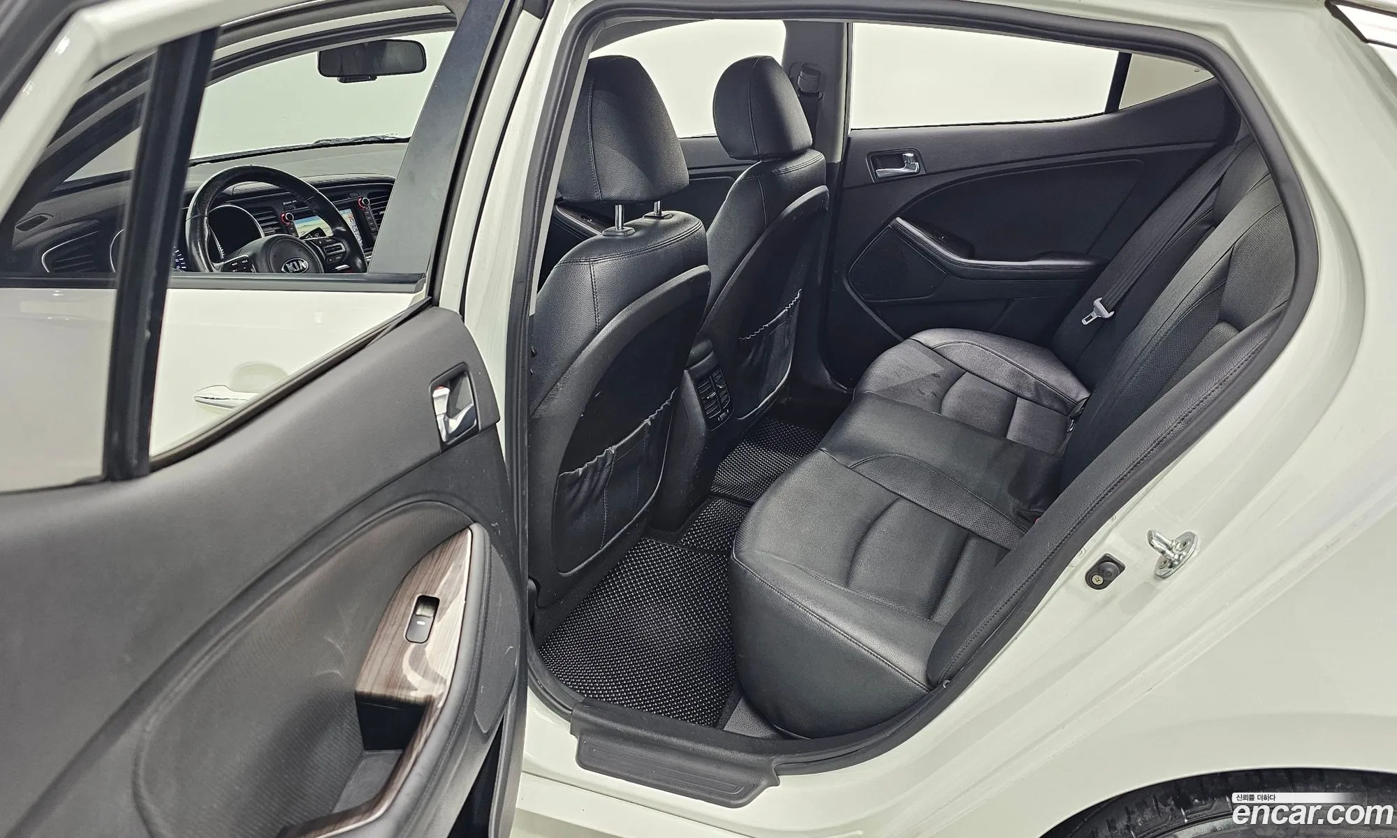 Kia K5 2014 KNAGN418BFA543121 — 14