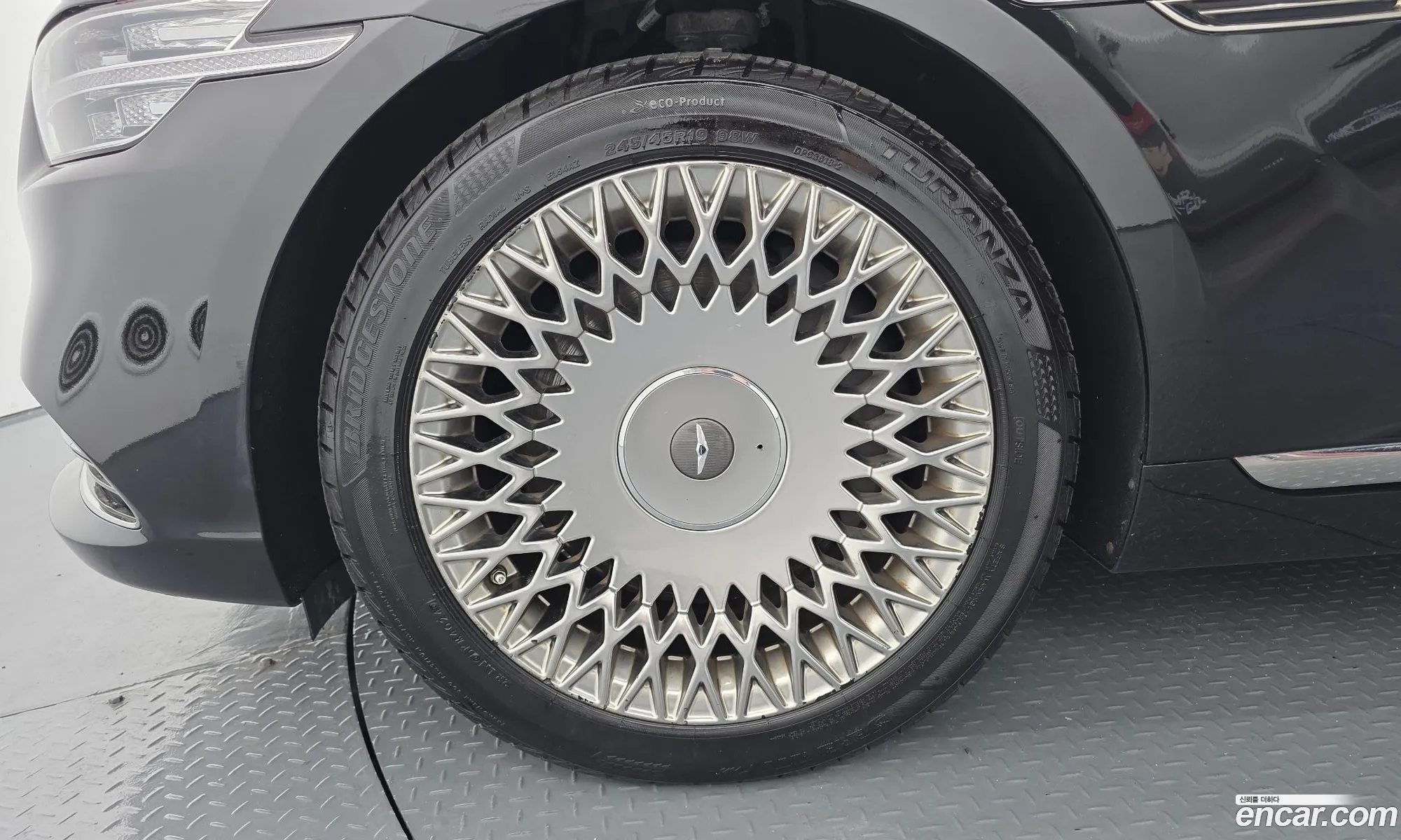 Genesis G90 2019 — 18