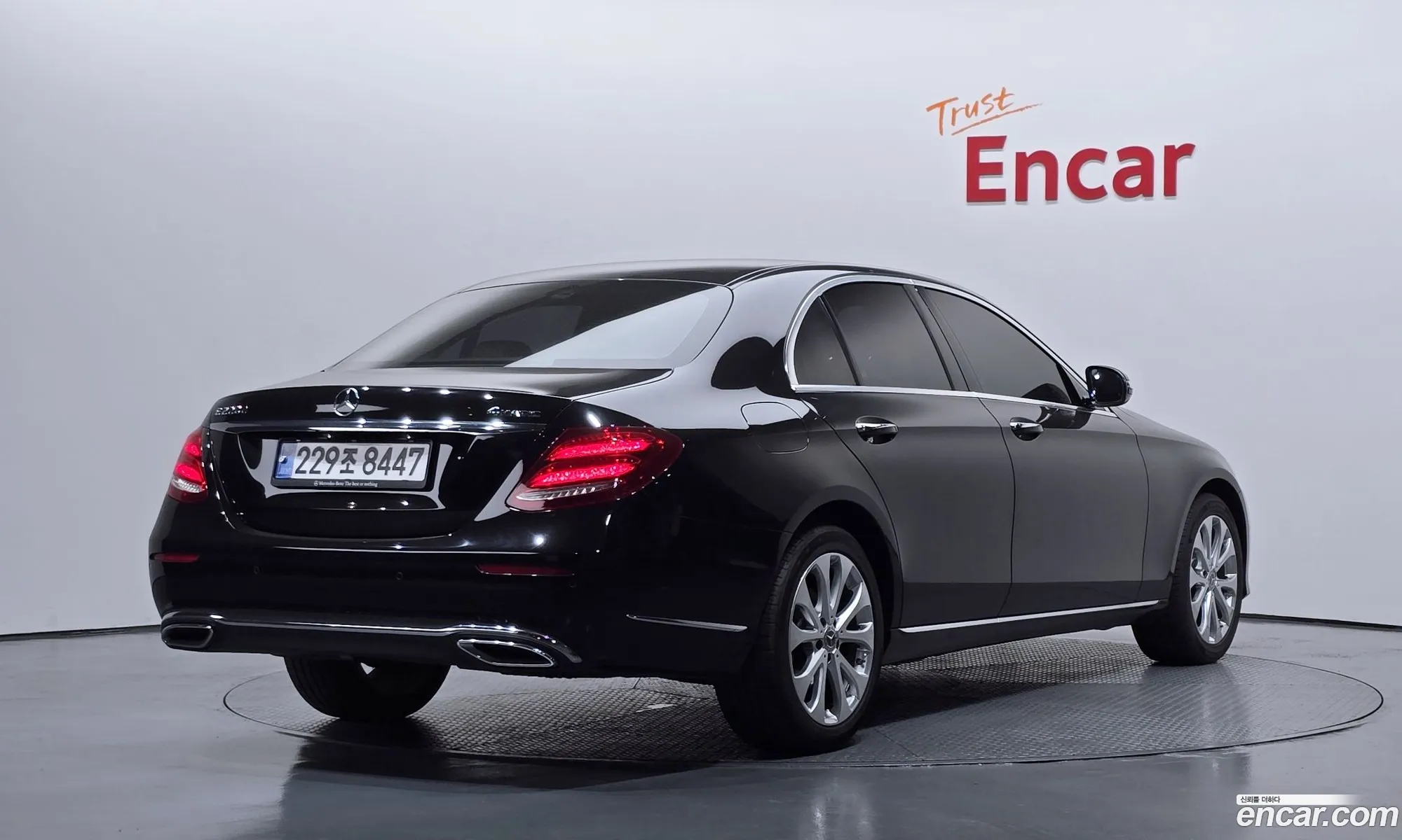 Mercedes-Benz E-Class W213 2019 WDDZF0FB1KA523738 — 11