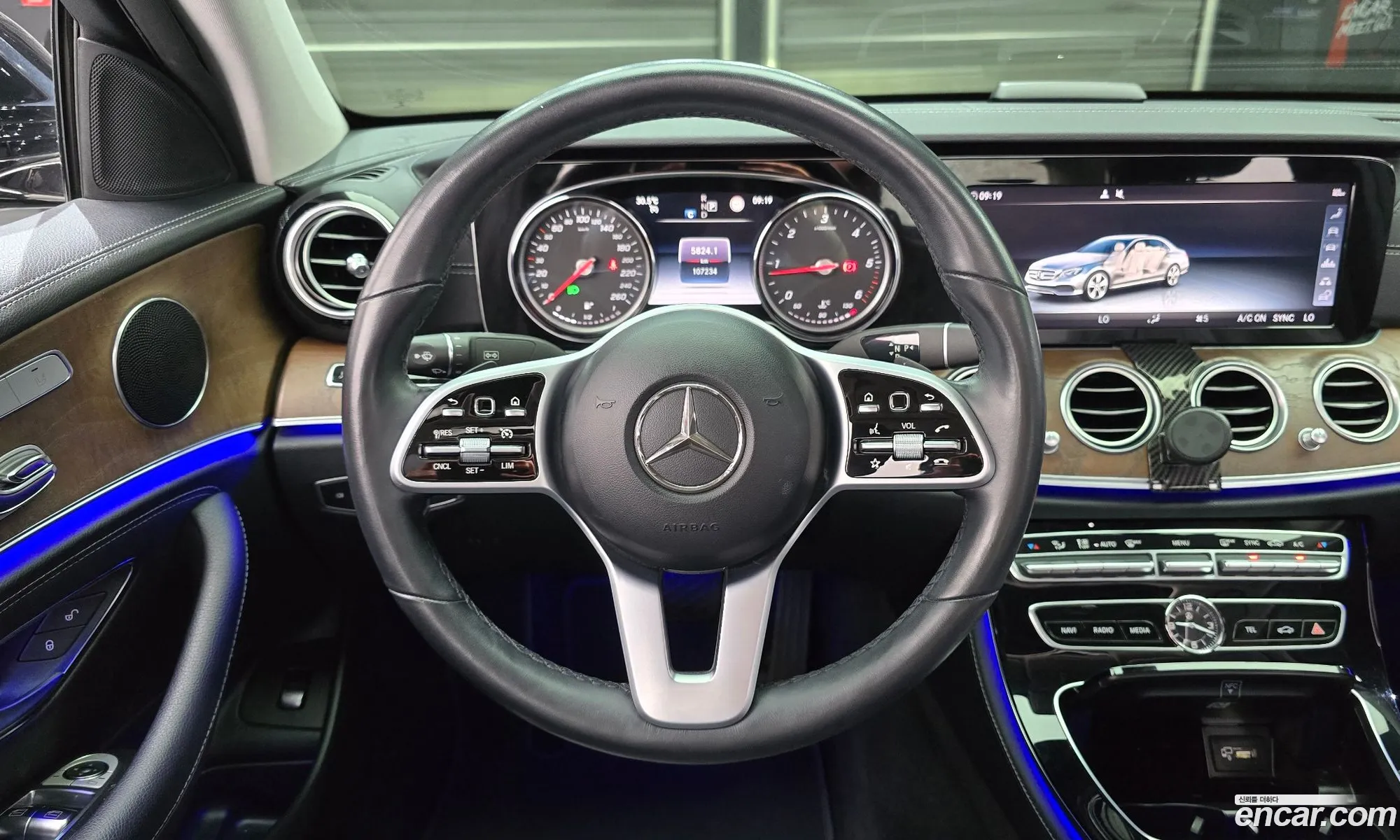 Mercedes-Benz E-Class W213 2019 WDDZF0FB1KA523738 — 22