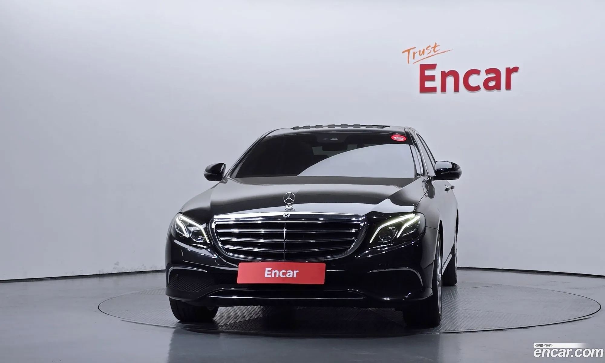 Mercedes-Benz E-Class W213 2019 WDDZF0FB1KA523738 — 2
