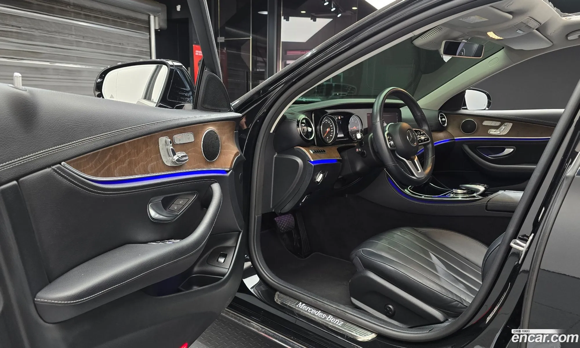 Mercedes-Benz E-Class W213 2019 WDDZF0FB1KA523738 — 30