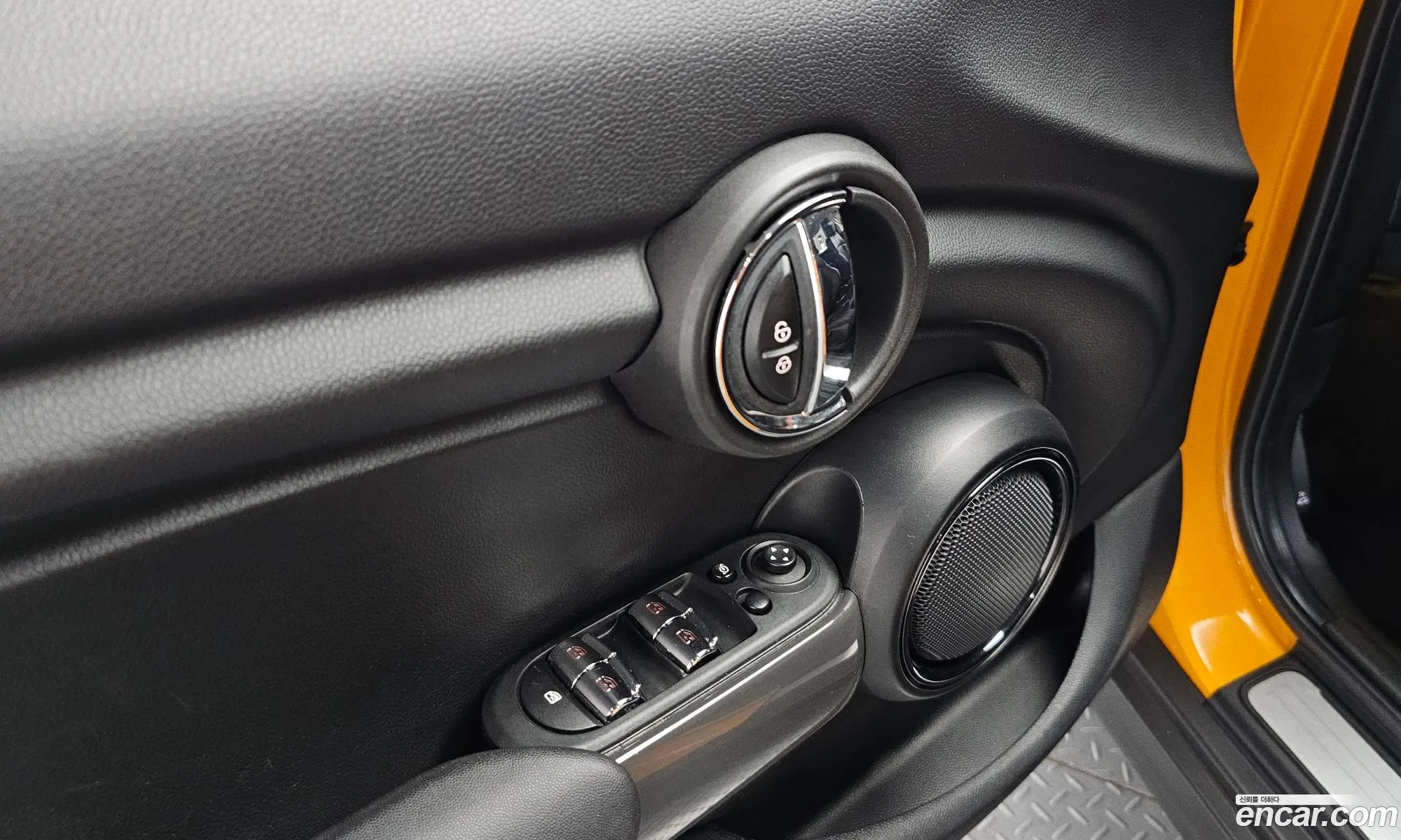 Mini Cooper 2018 WMWXU1103J2H33561 — 18