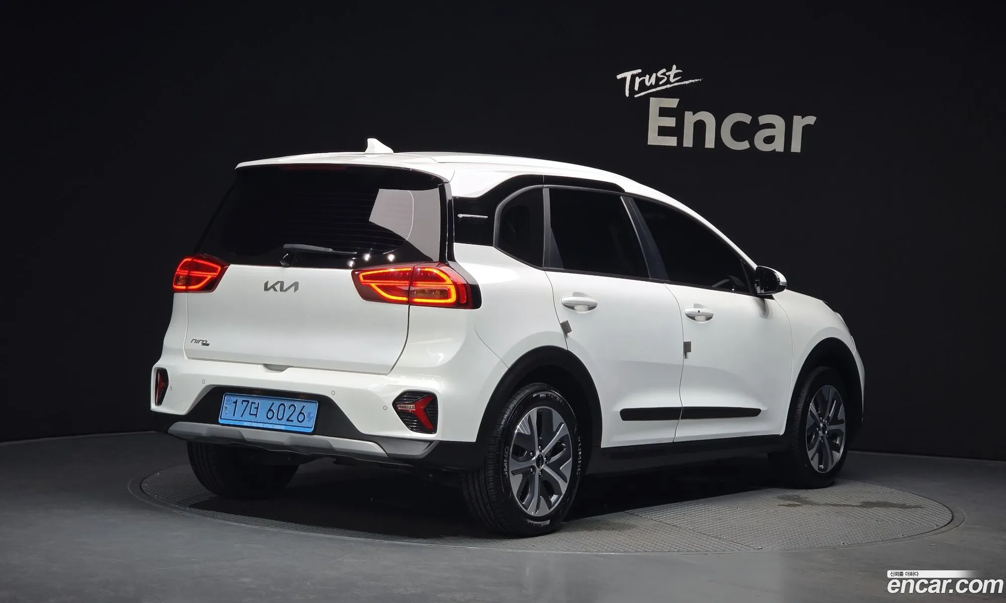 Kia Niro Plus 2022 — 2