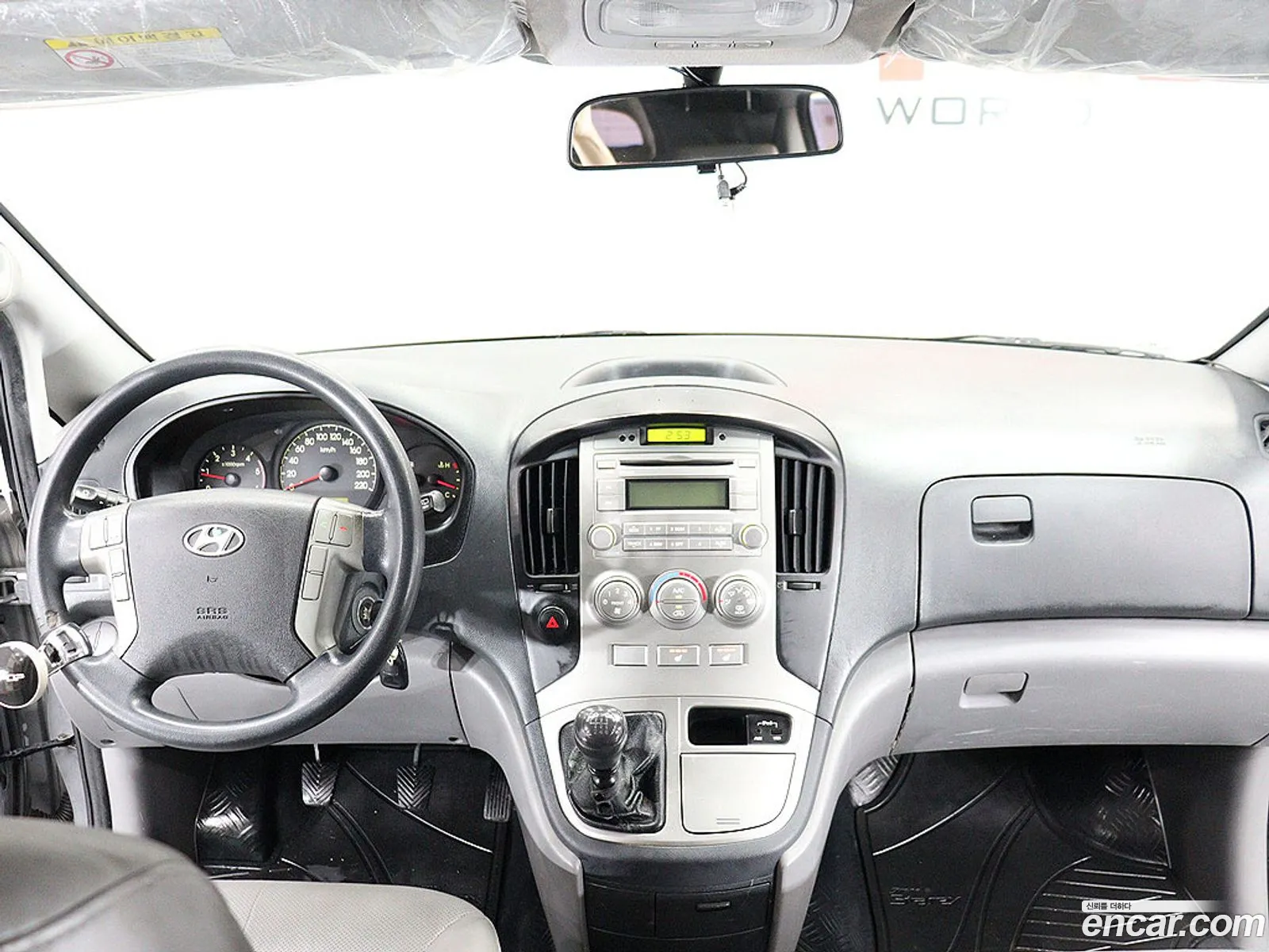 Hyundai Grand Starex 2012 — 17