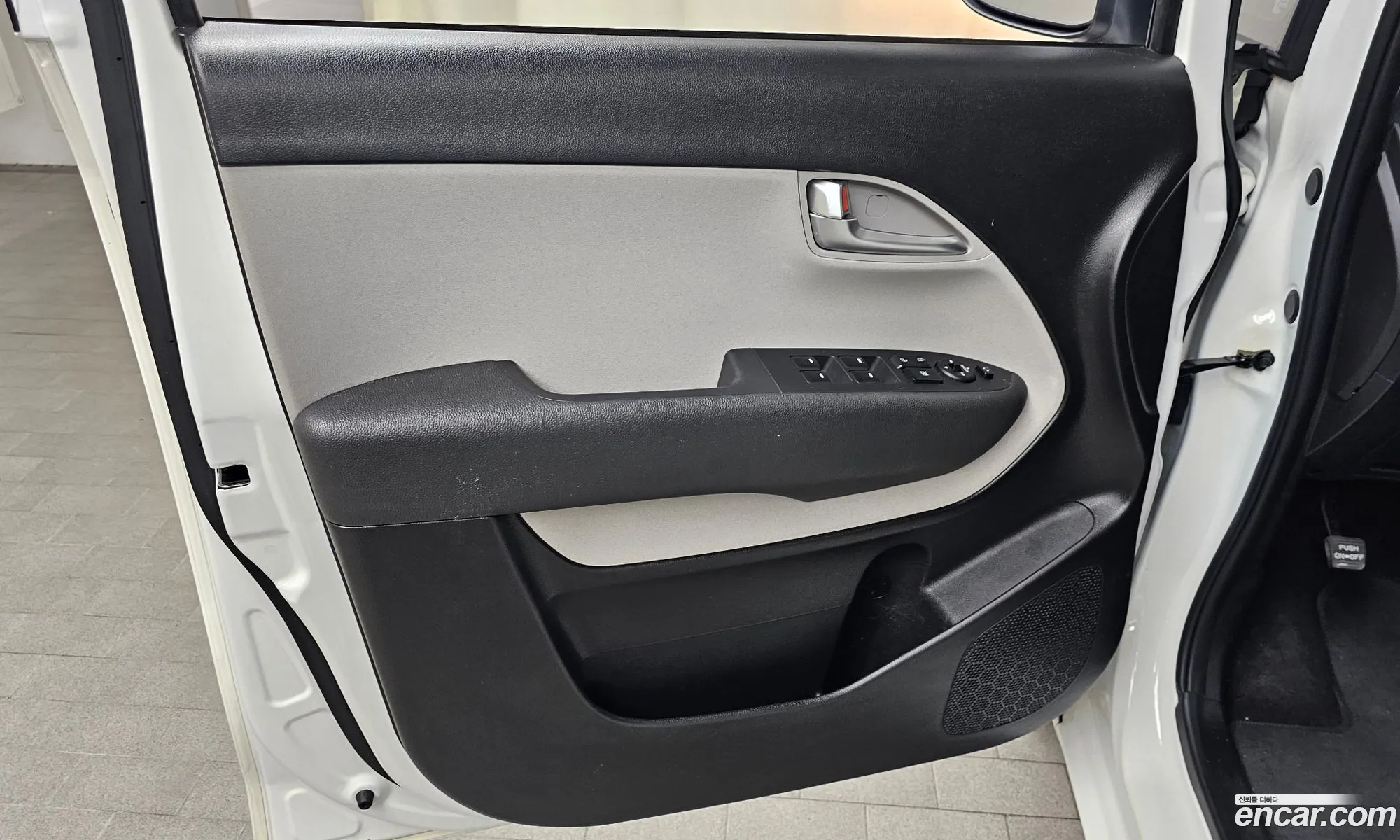 Kia Ray 2022 KNACF911BNT294609 — 5