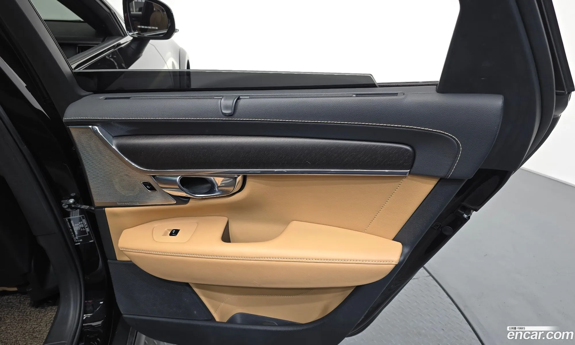 Volvo V90 Cross Country 2018 — 12