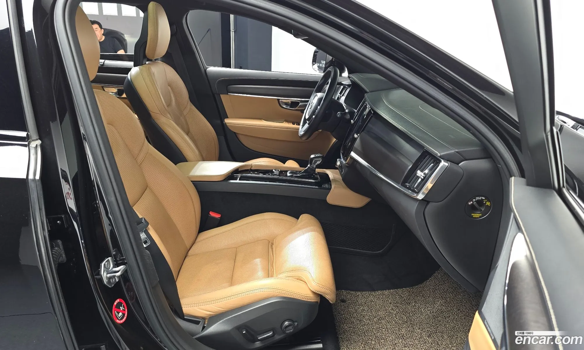 Volvo V90 Cross Country 2018 — 31