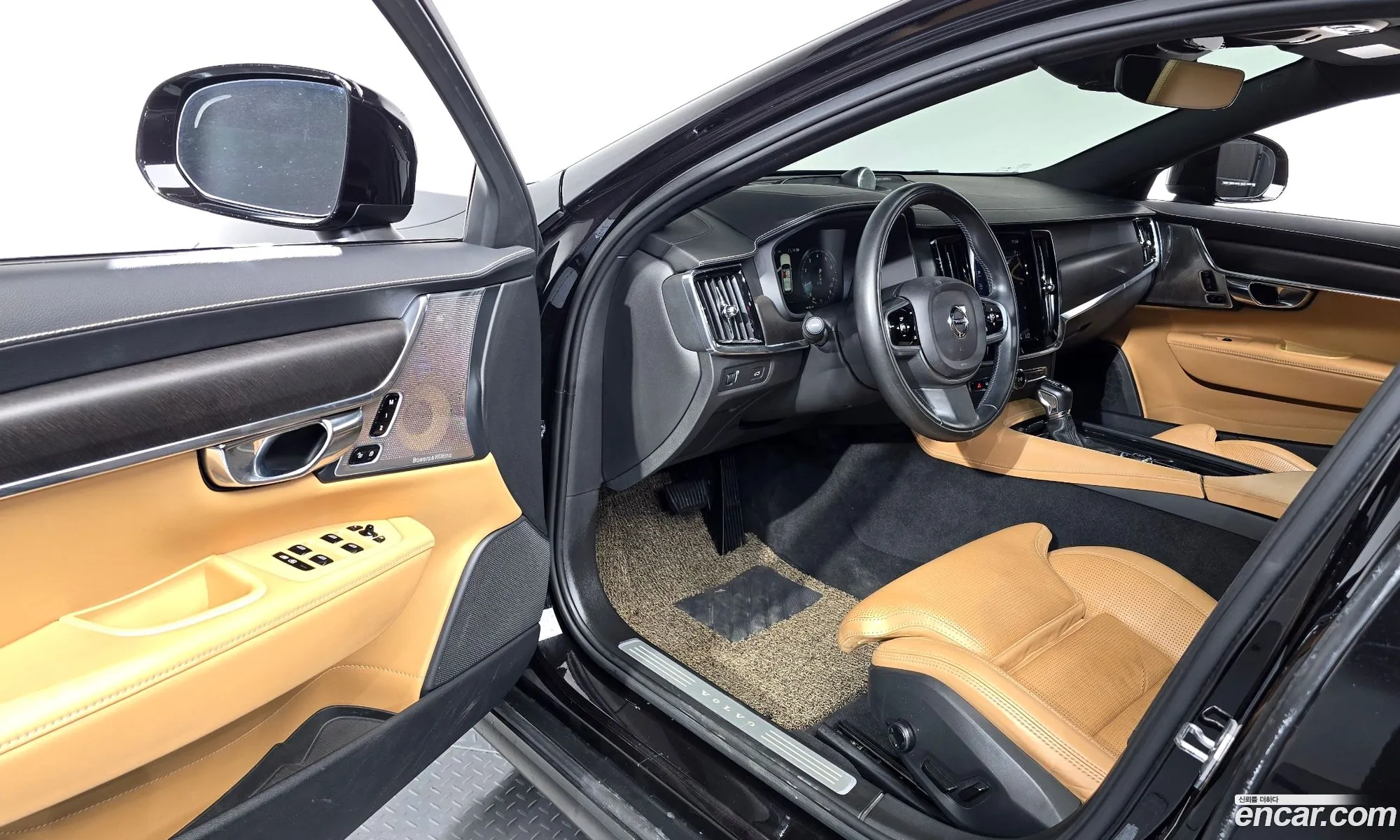Volvo V90 Cross Country 2018 — 21