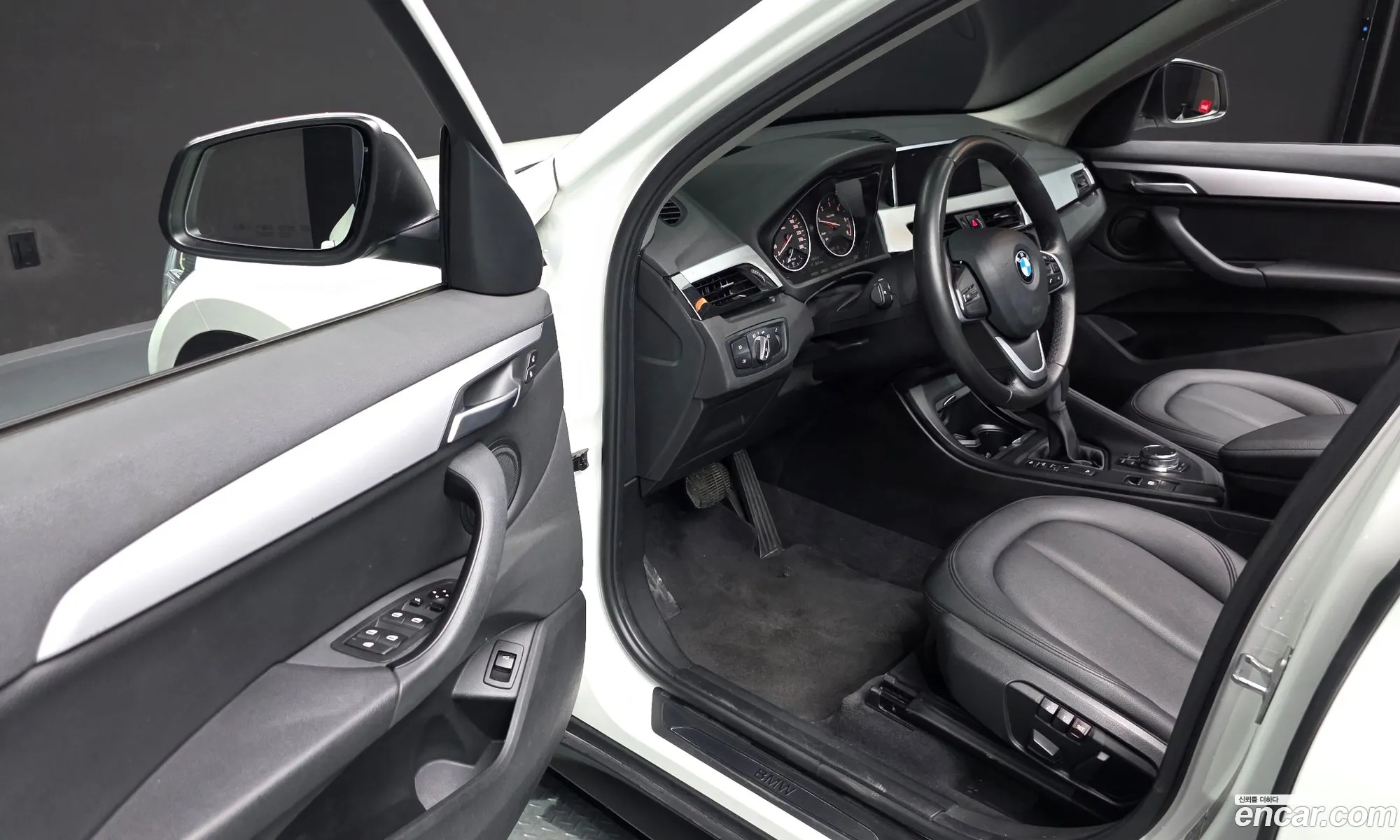 BMW X1 2016 WBAHT9100H5F19982 — 16