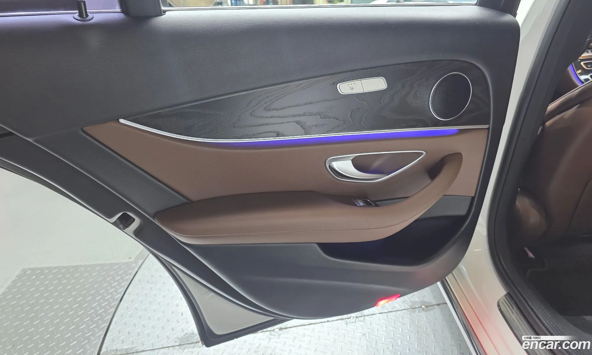 Mercedes-Benz E-Class W213 2019 WDDZF0EB0KA693560 — 18