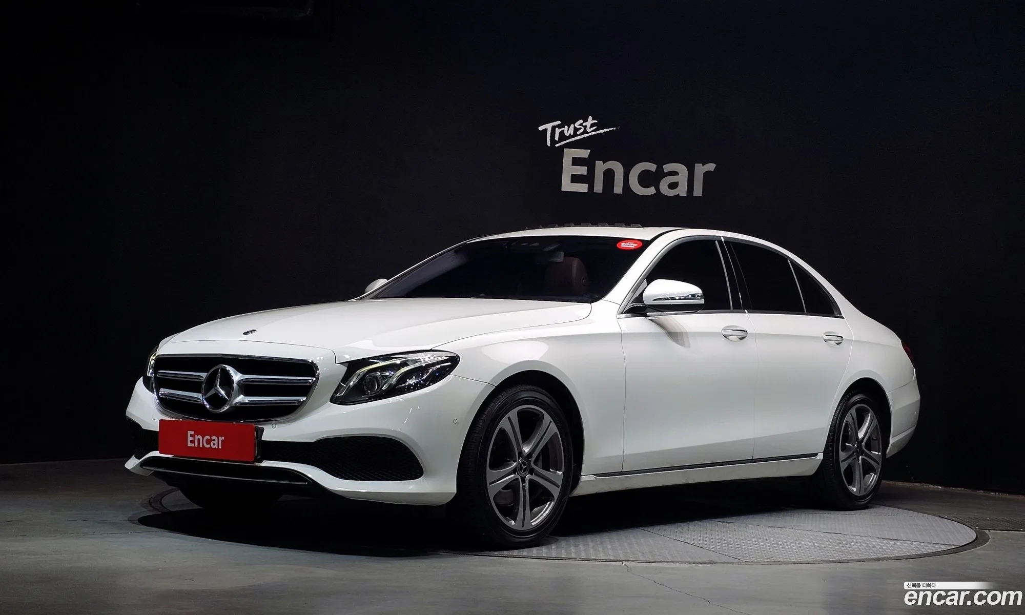 Mercedes-Benz E-Class W213 2019 WDDZF0EB0KA693560 — 8