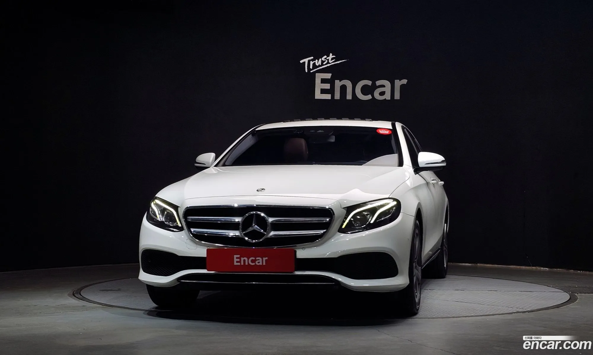 Mercedes-Benz E-Class W213 2019 WDDZF0EB0KA693560 — 24