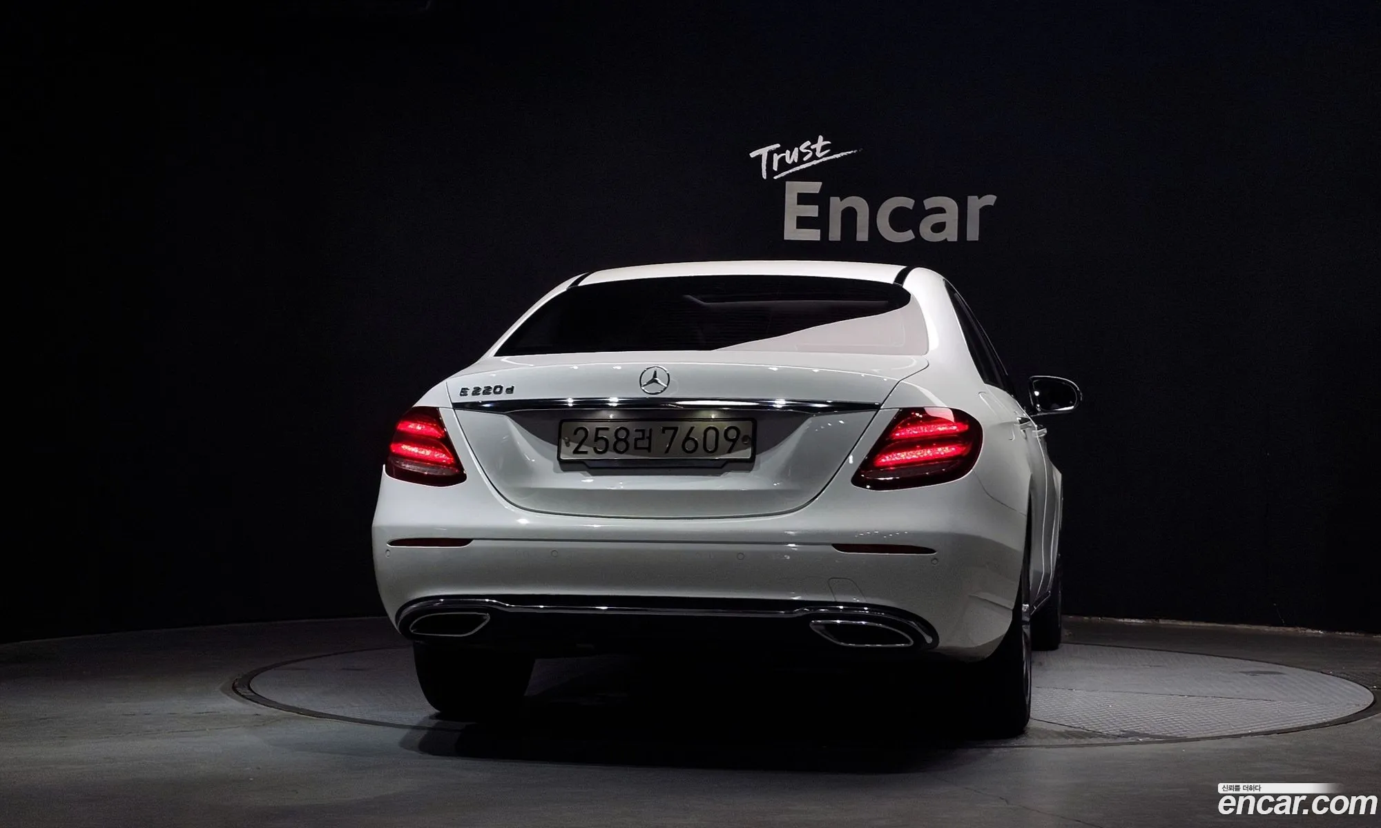 Mercedes-Benz E-Class W213 2019 WDDZF0EB0KA693560 — 19