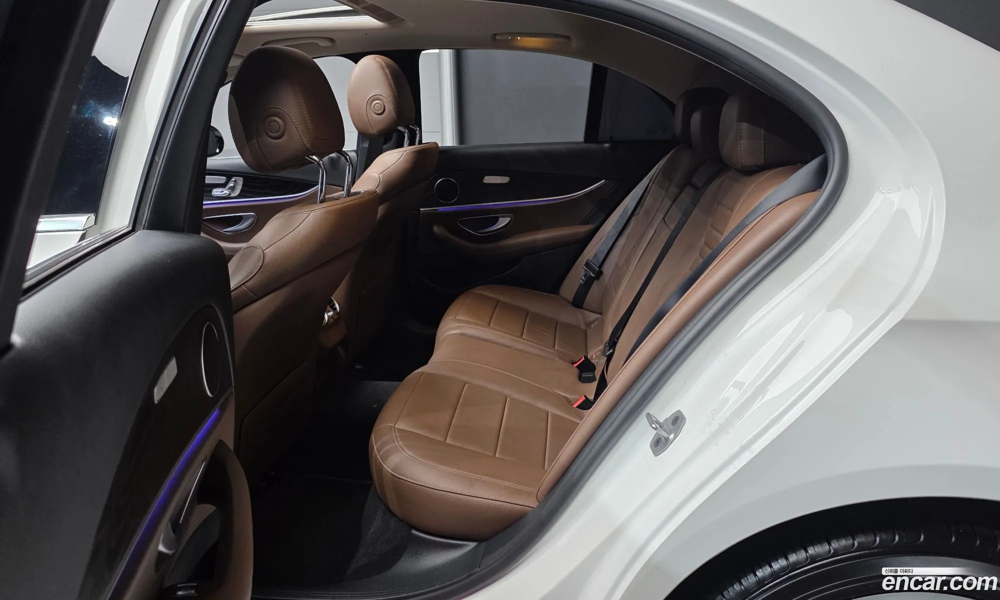 Mercedes-Benz E-Class W213 2019 WDDZF0EB0KA693560 — 11