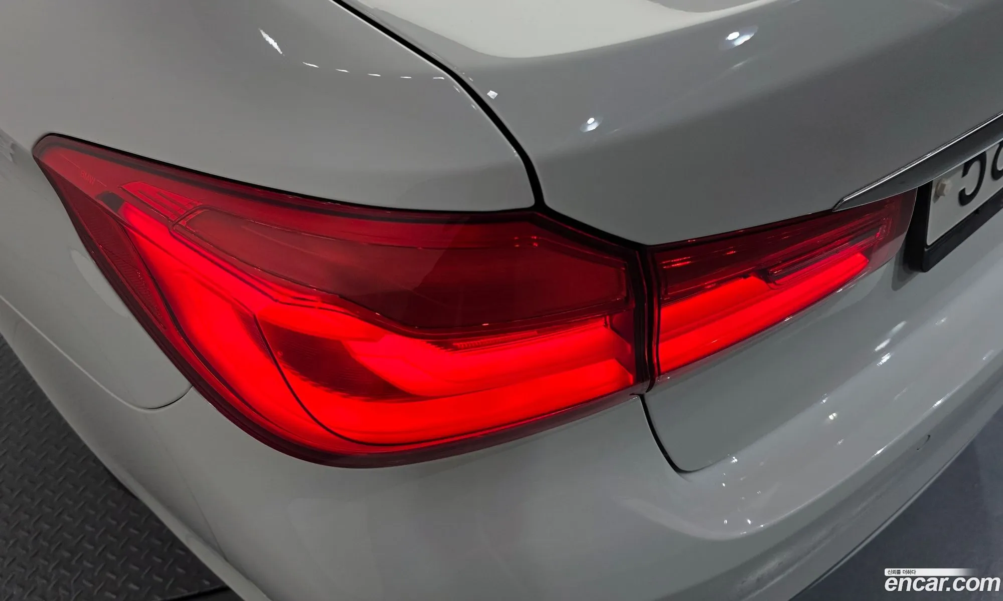 BMW 5 Series 2018 WBAJK7104JBH23636 — 31
