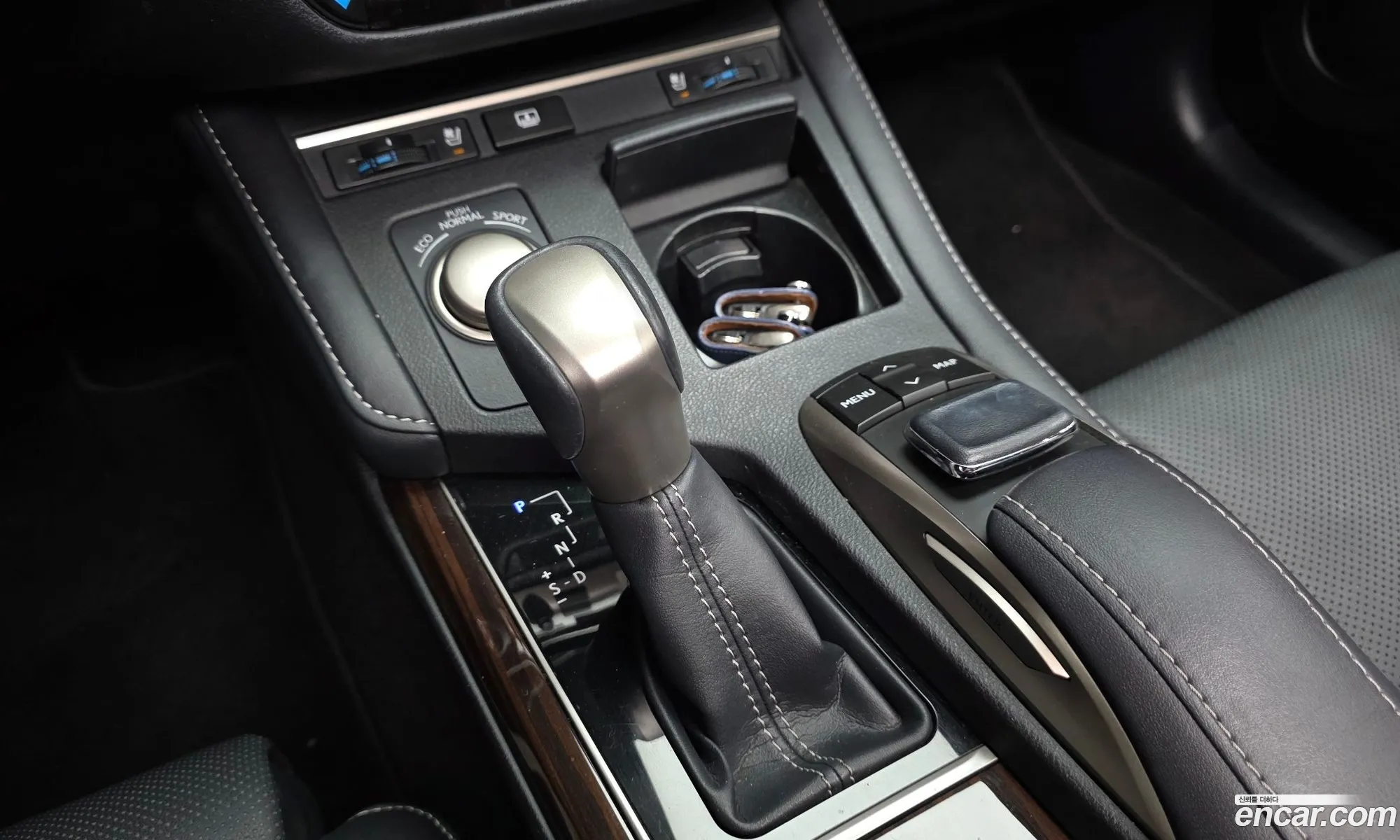 Lexus ES350 2016 — 17