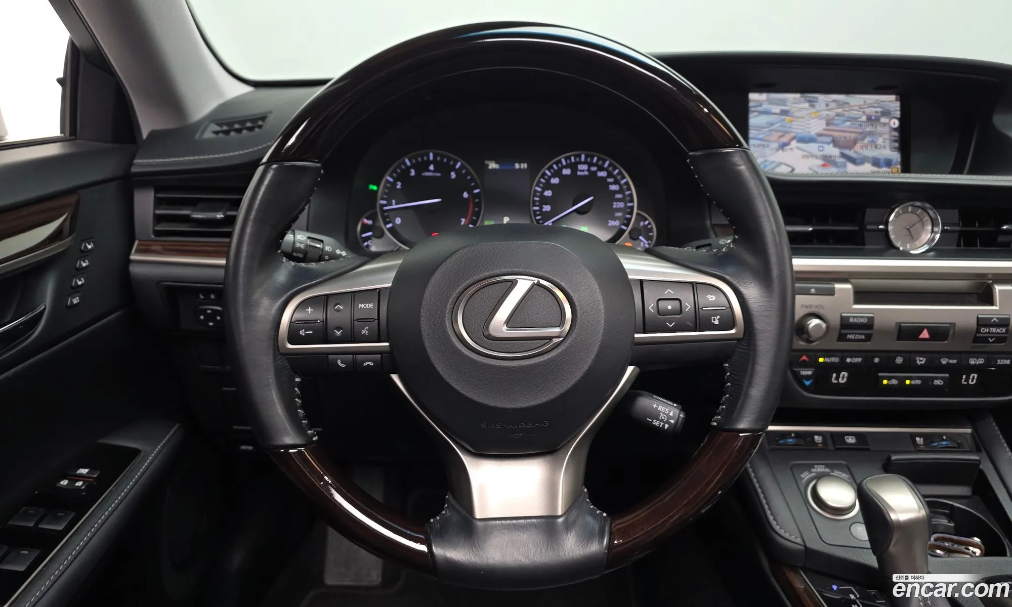Lexus ES350 2016 — 9