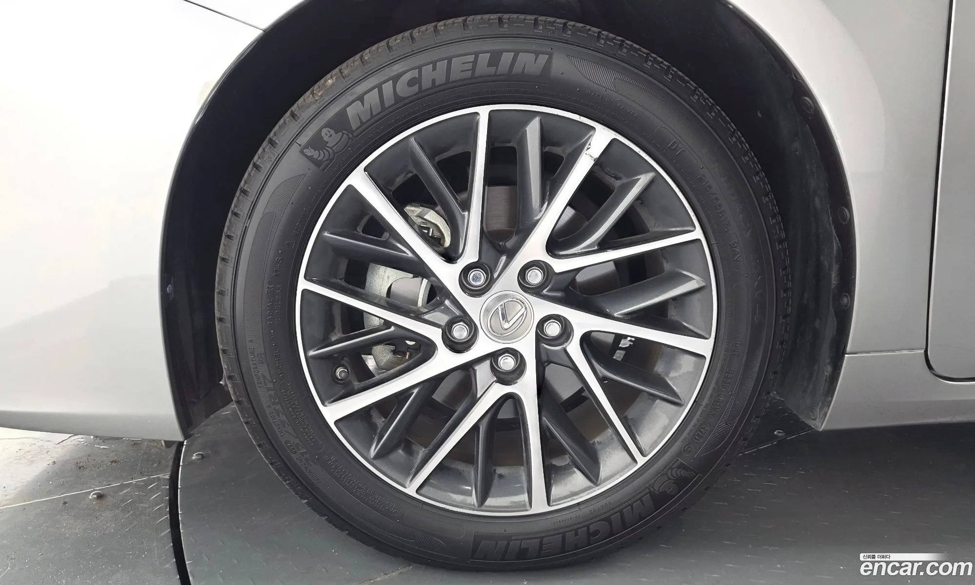 Lexus ES350 2016 — 14