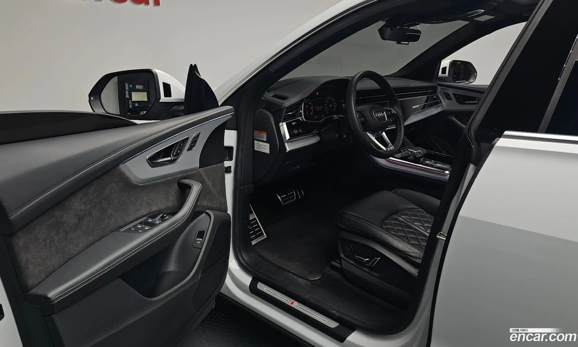 Audi Q8 2021 WAUZZZF14MD041180 — 27