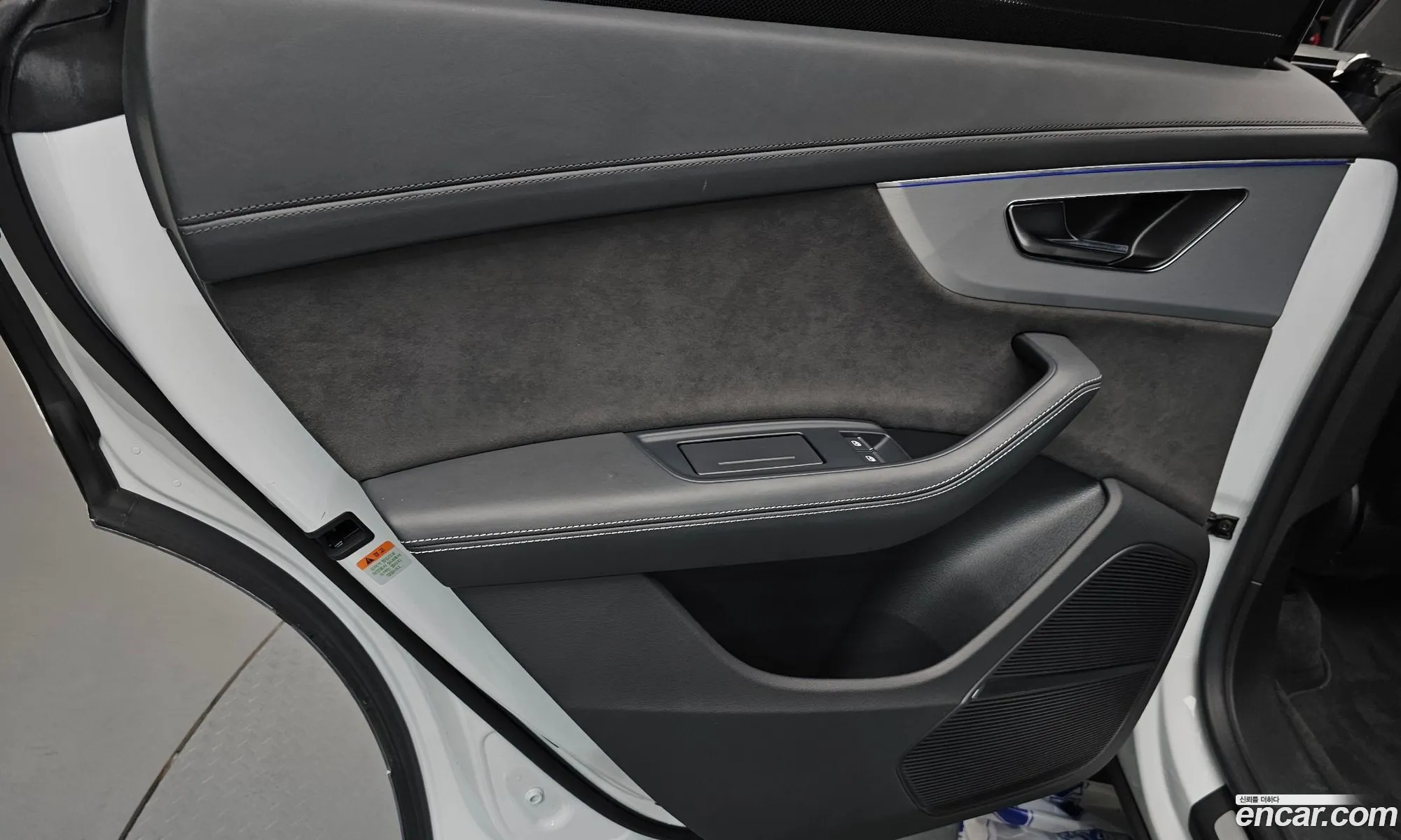 Audi Q8 2021 WAUZZZF14MD041180 — 32