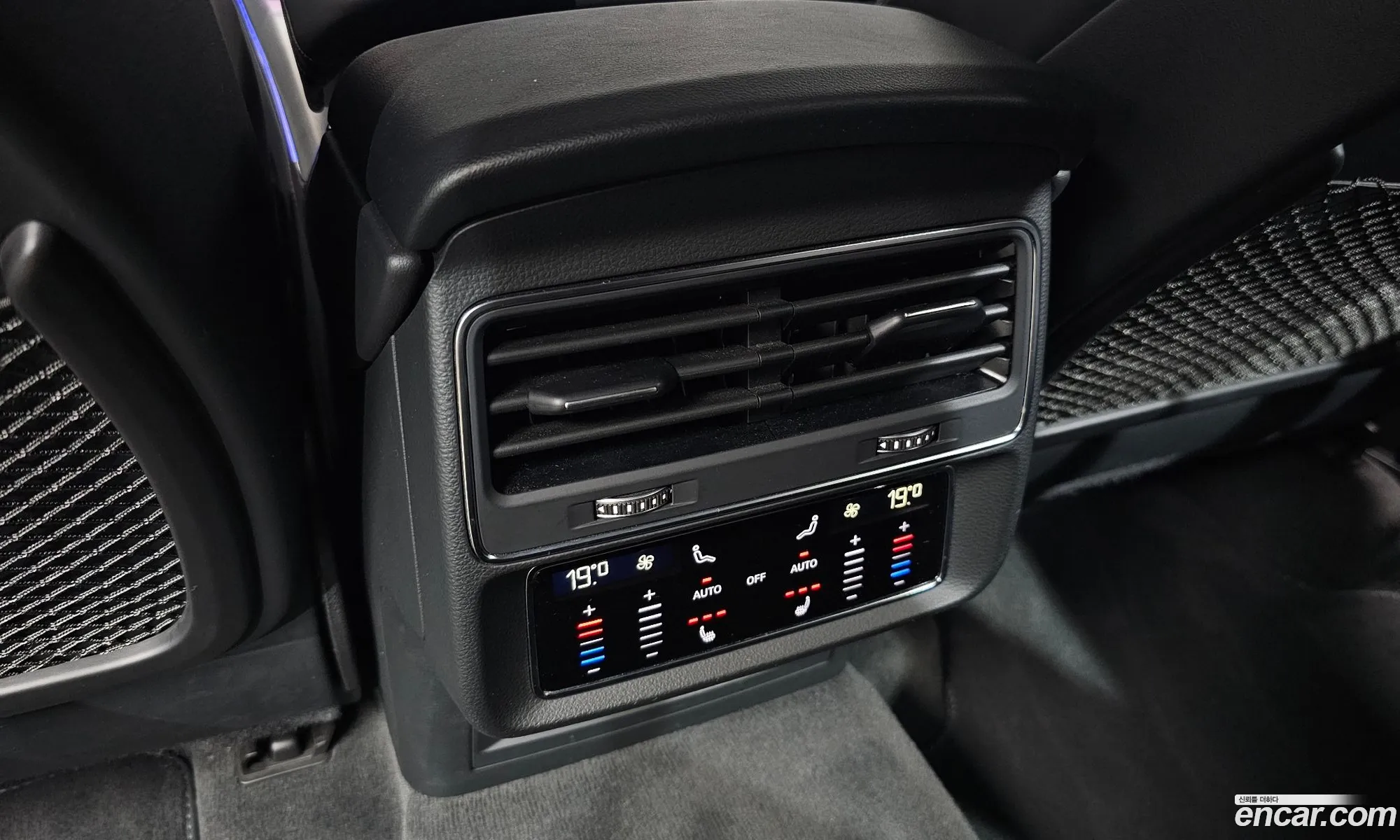 Audi Q8 2021 WAUZZZF14MD041180 — 12