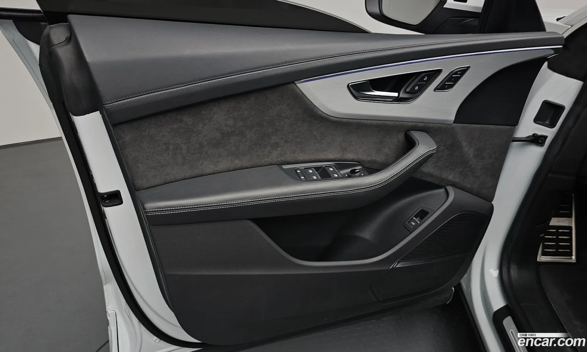 Audi Q8 2021 WAUZZZF14MD041180 — 2