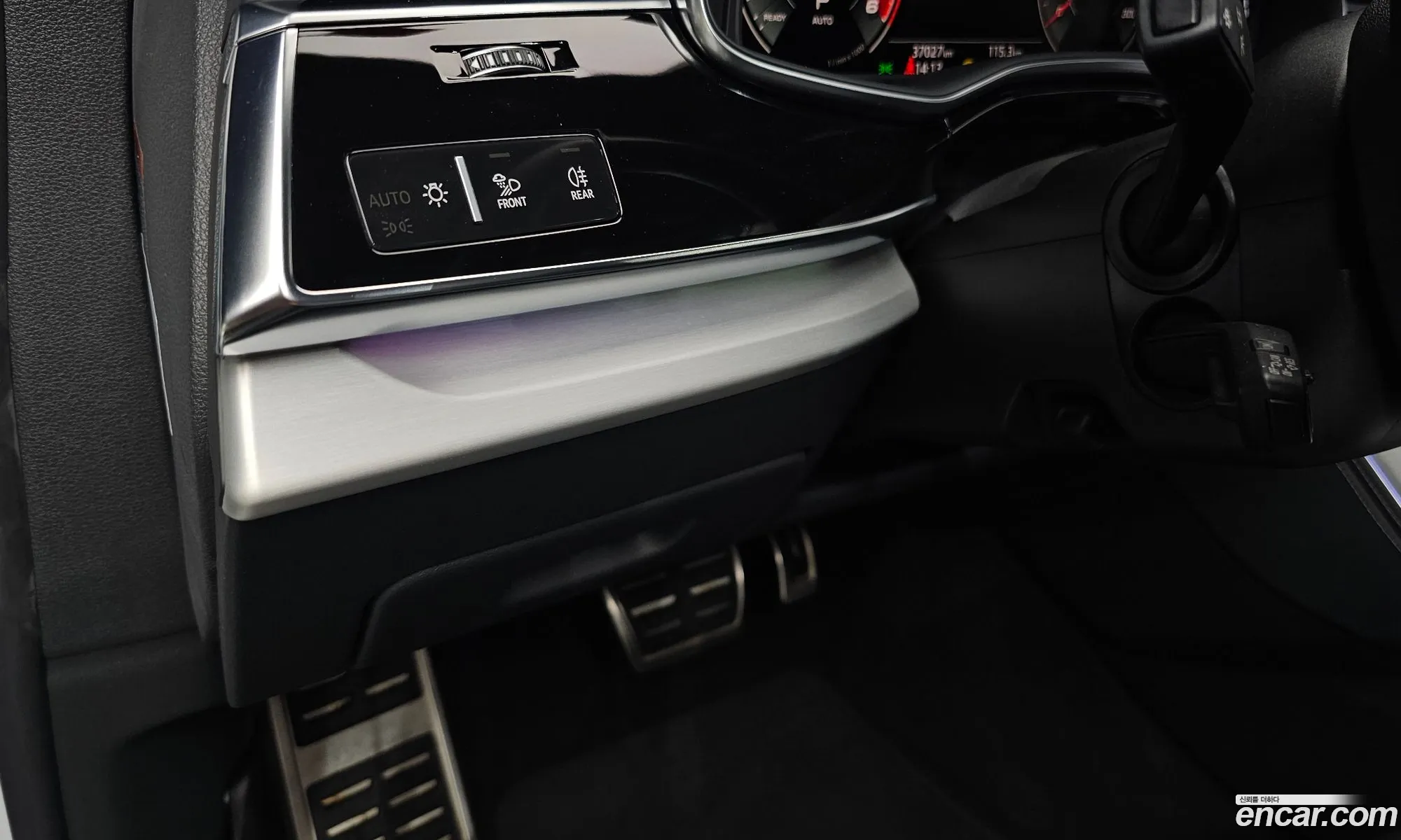 Audi Q8 2021 WAUZZZF14MD041180 — 10