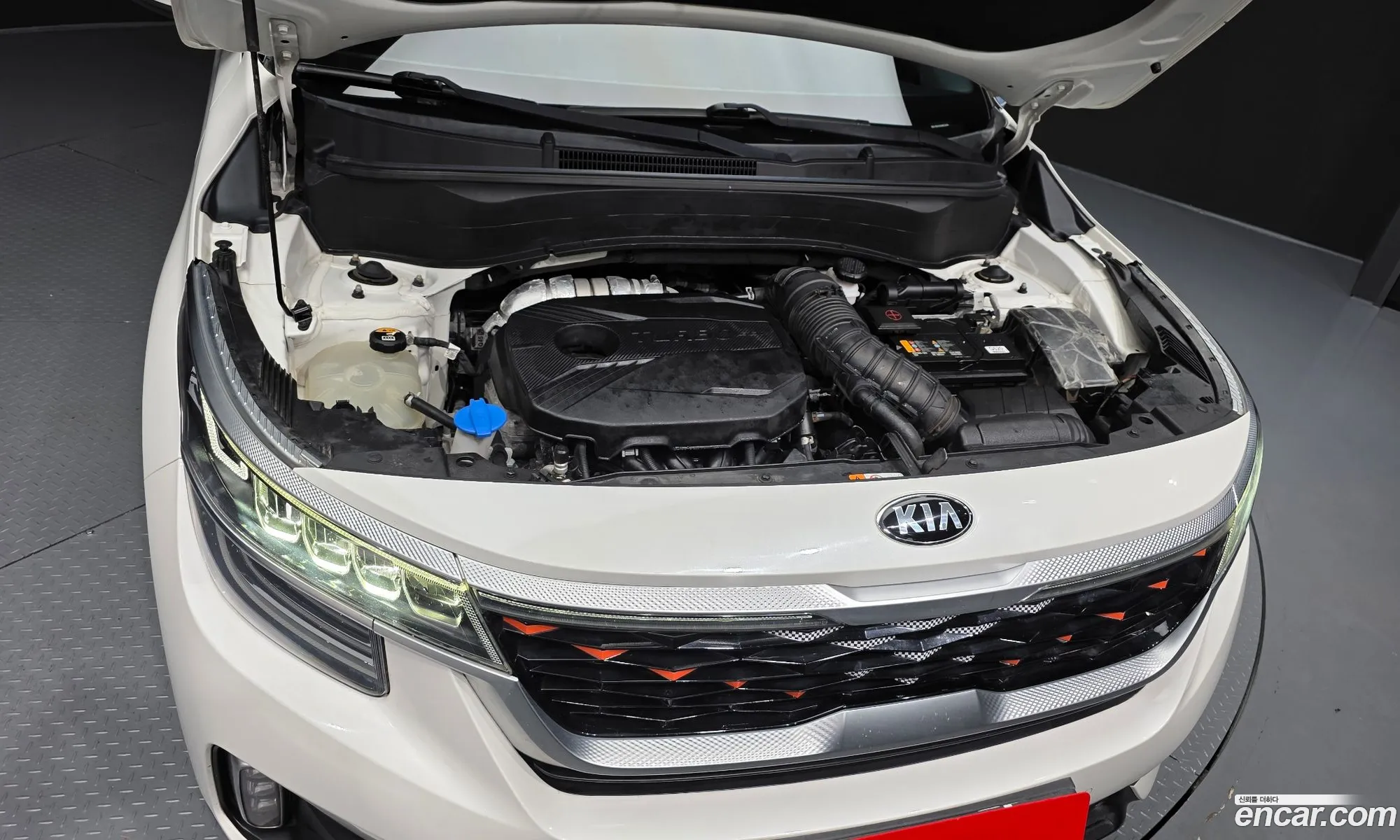 Kia Seltos 2020 KNAEV812HMK123406 — 32