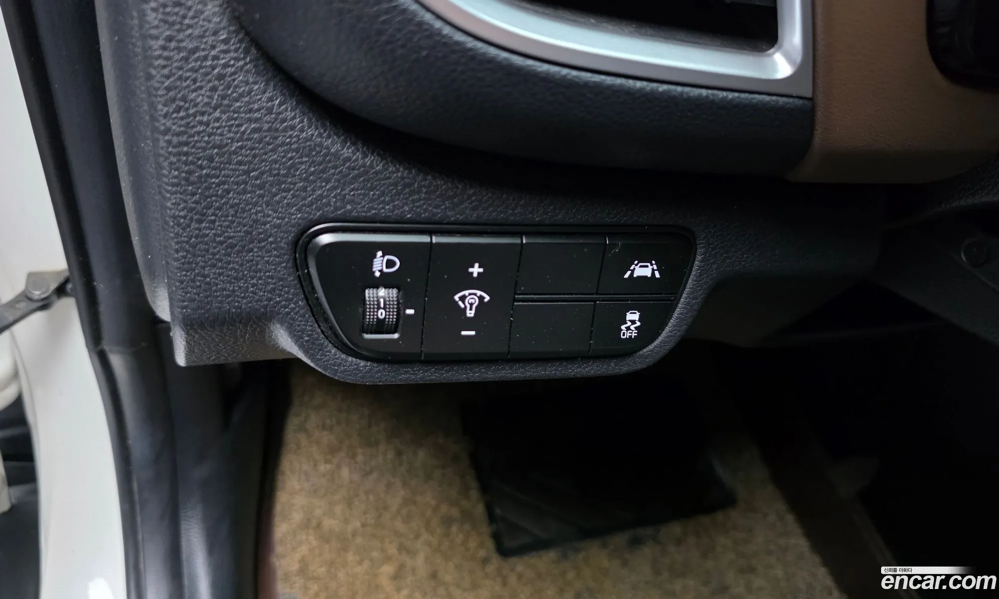 Kia Seltos 2020 KNAEV812HMK123406 — 11