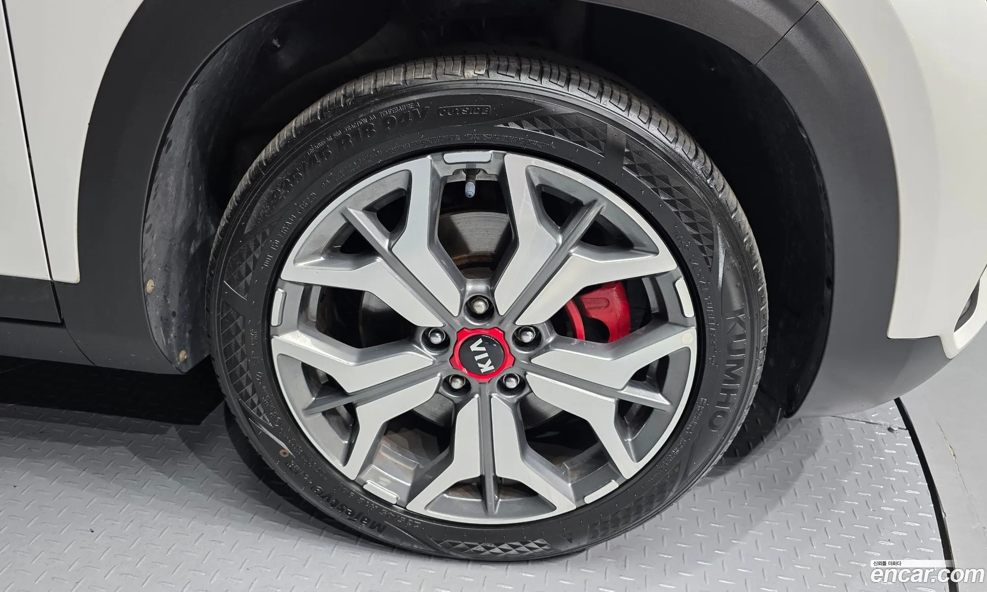 Kia Seltos 2020 KNAEV812HMK123406 — 4