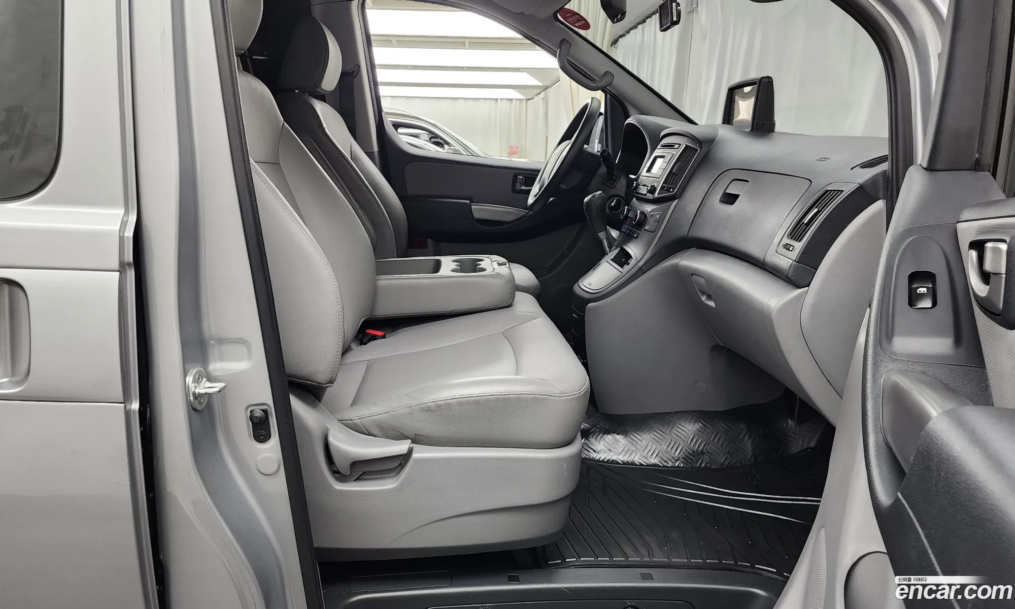 Hyundai Grand Starex 2020 — 13
