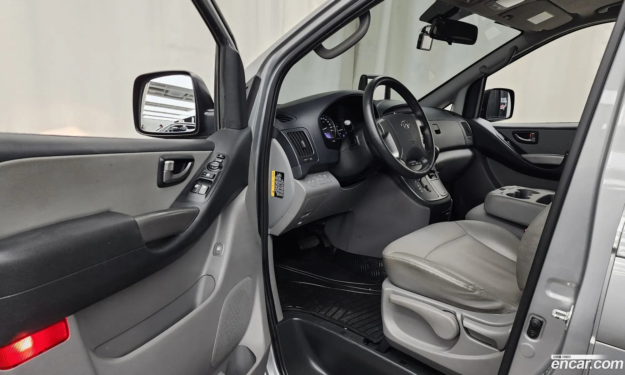 Hyundai Grand Starex 2020 — 18