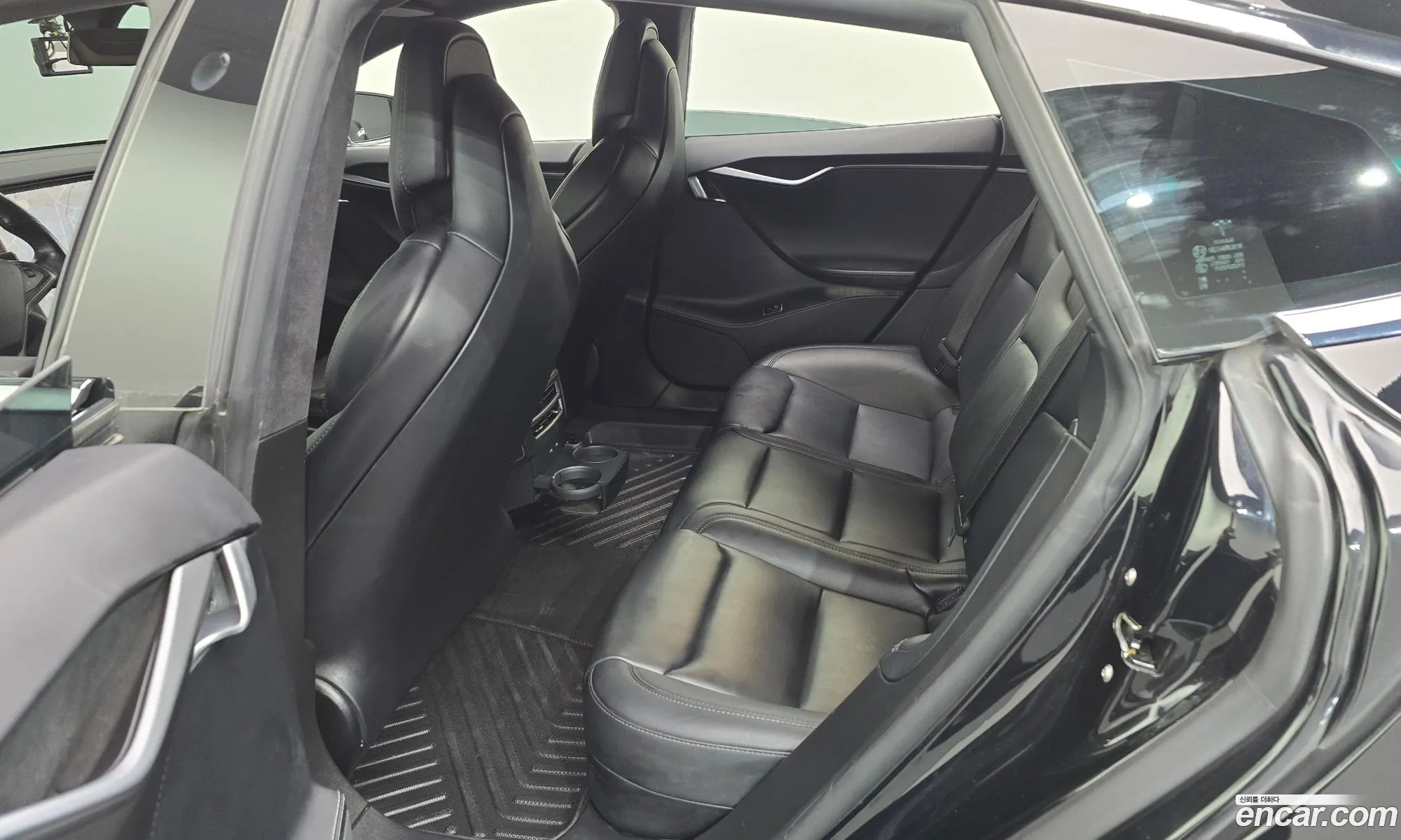 Tesla Model S 2019 5YJSA1E23KF301887 — 20