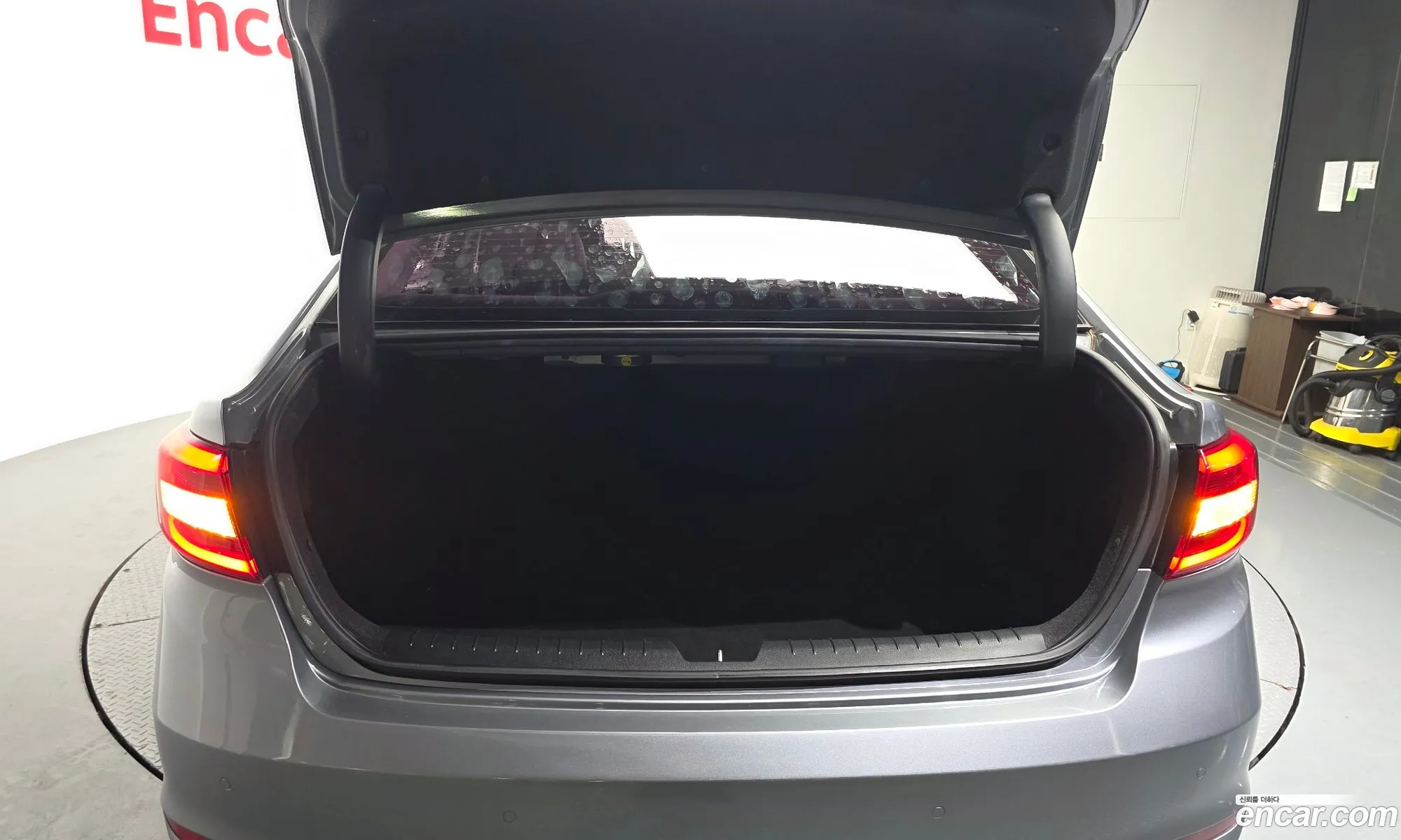 Hyundai LF Sonata 2014 KMHE341CBFA045888 — 9