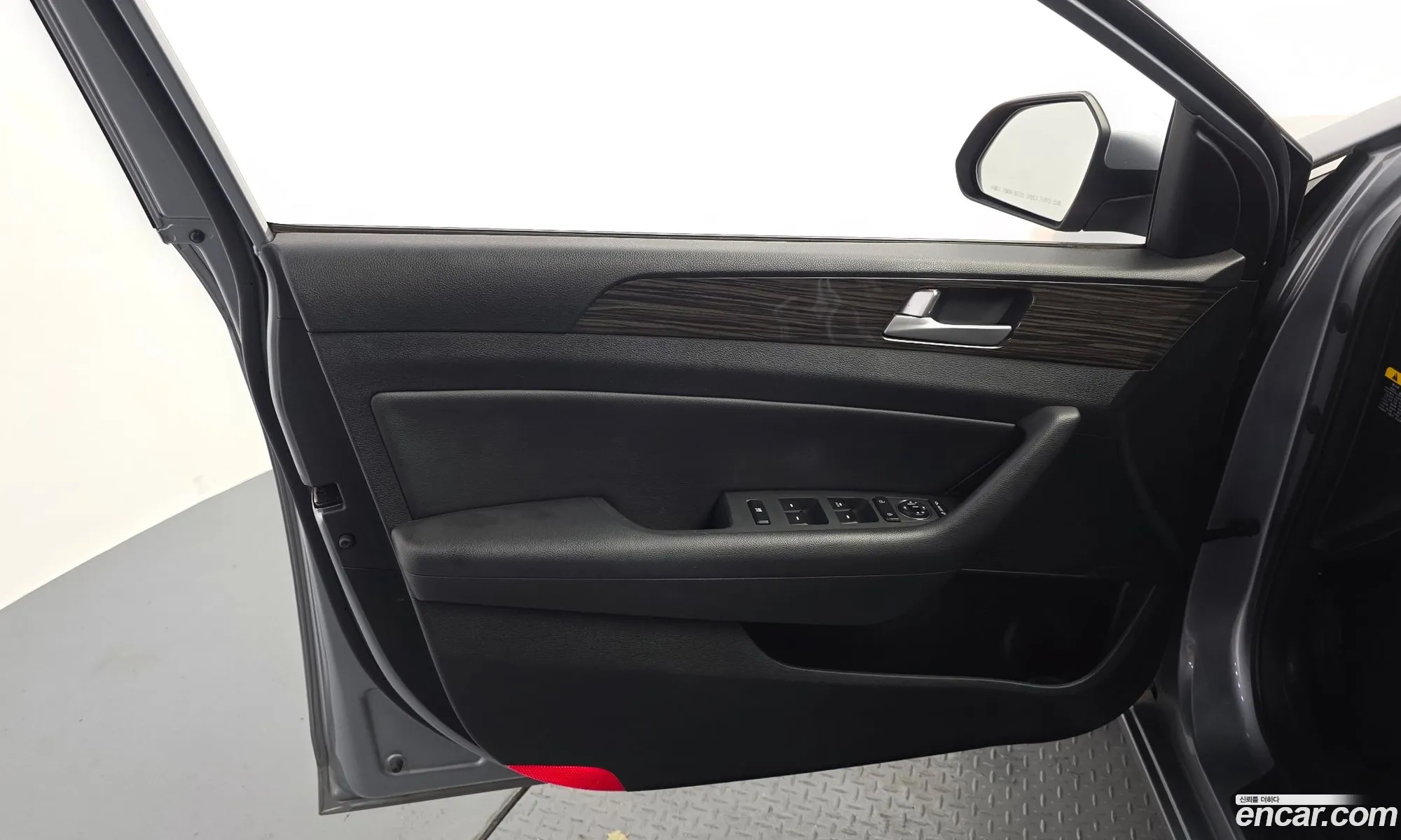 Hyundai LF Sonata 2014 KMHE341CBFA045888 — 4