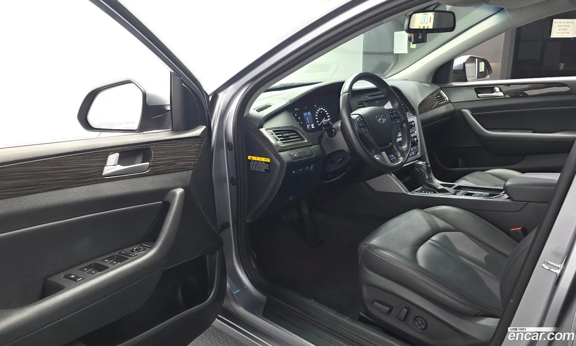 Hyundai LF Sonata 2014 KMHE341CBFA045888 — 30
