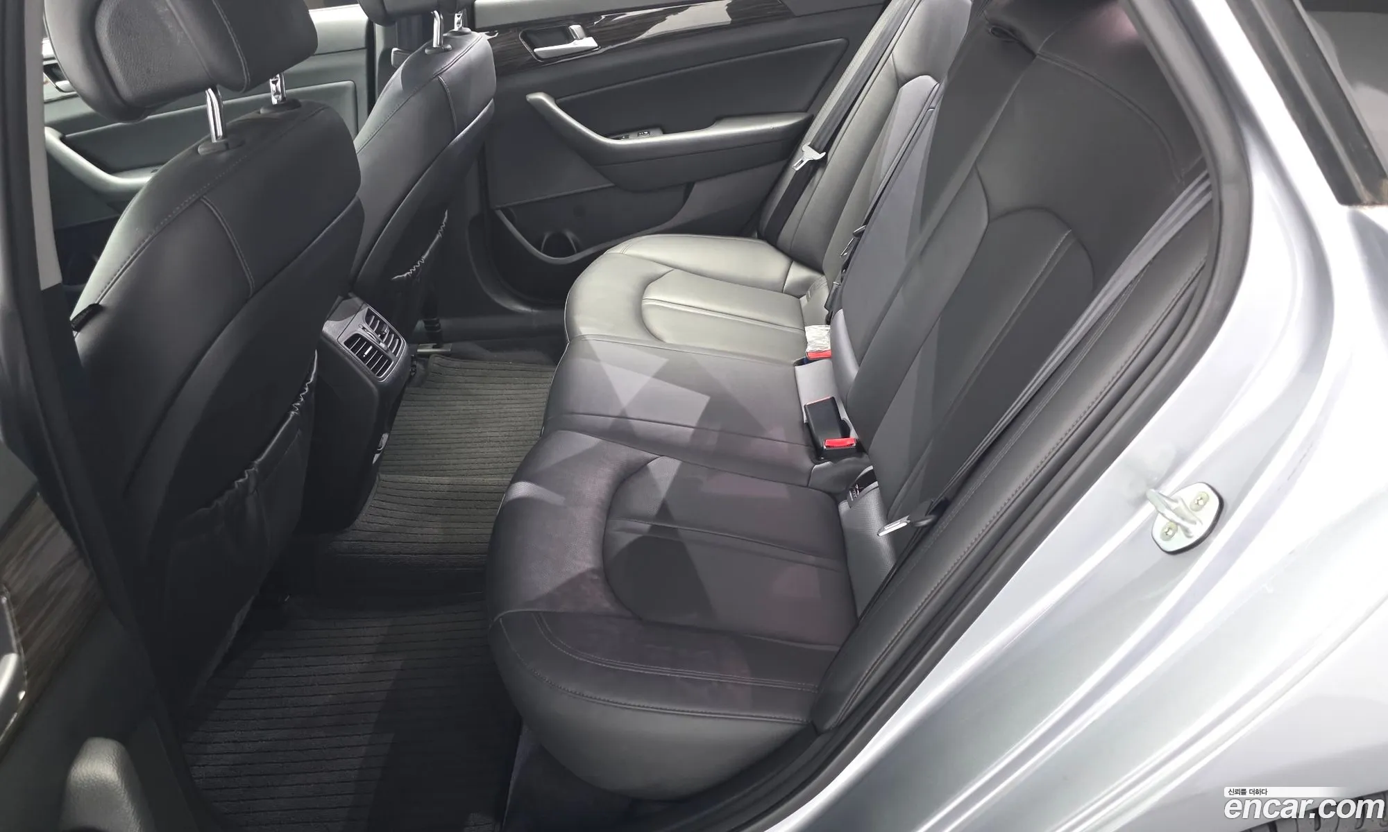 Hyundai LF Sonata 2014 KMHE341CBFA045888 — 28