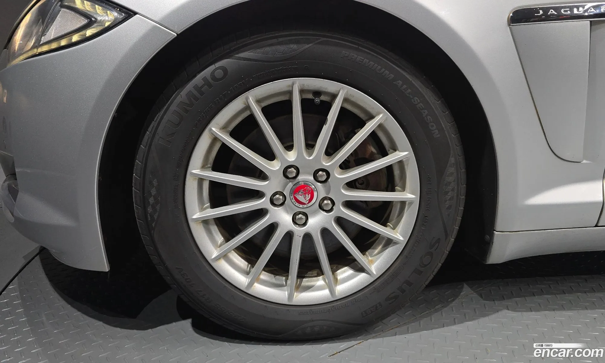 Jaguar XF 2014 — 10