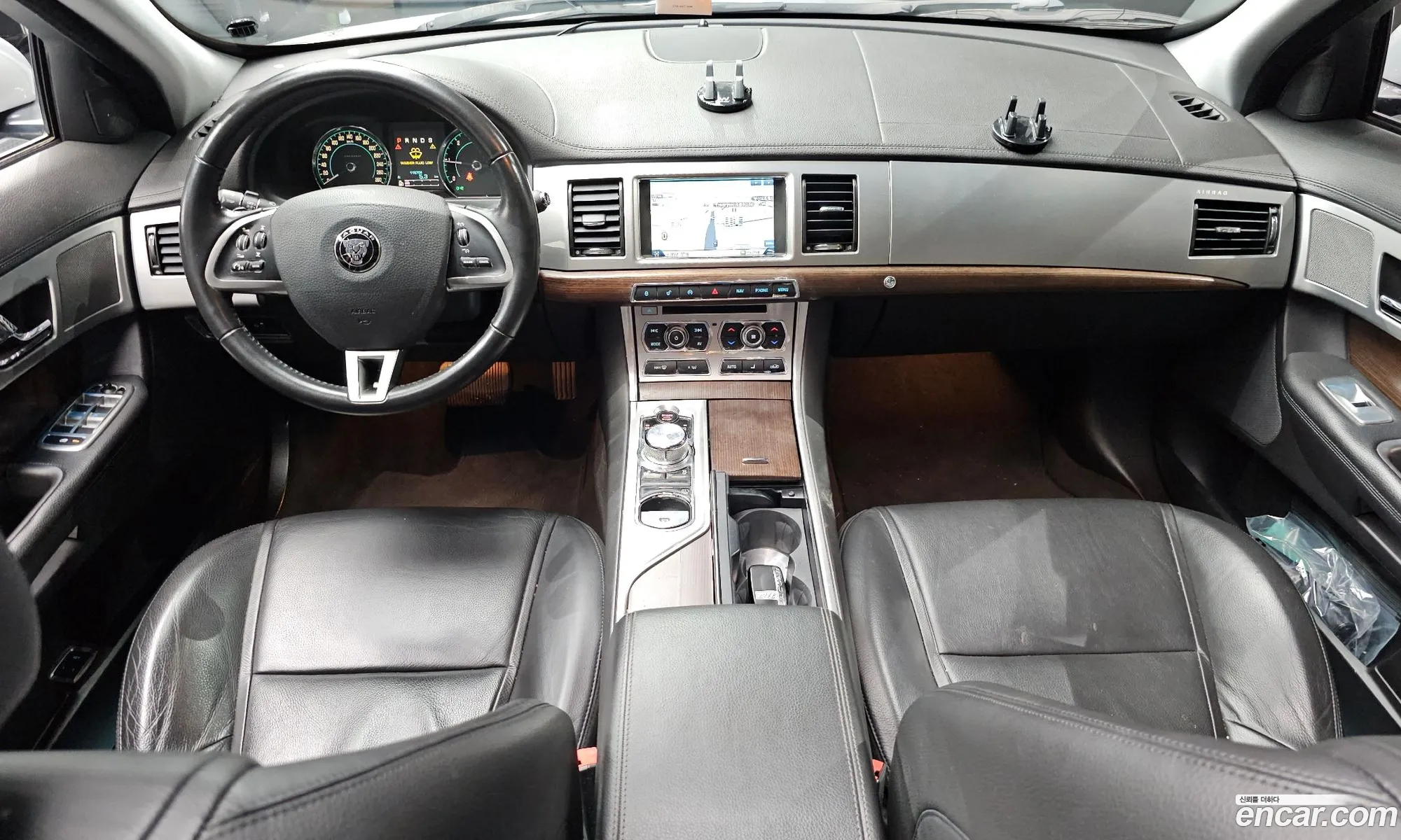 Jaguar XF 2014 — 17