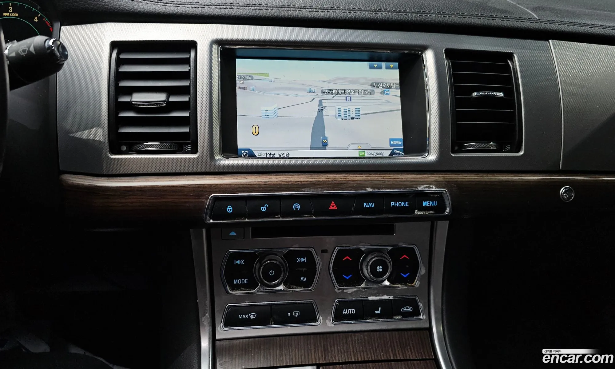 Jaguar XF 2014 — 8