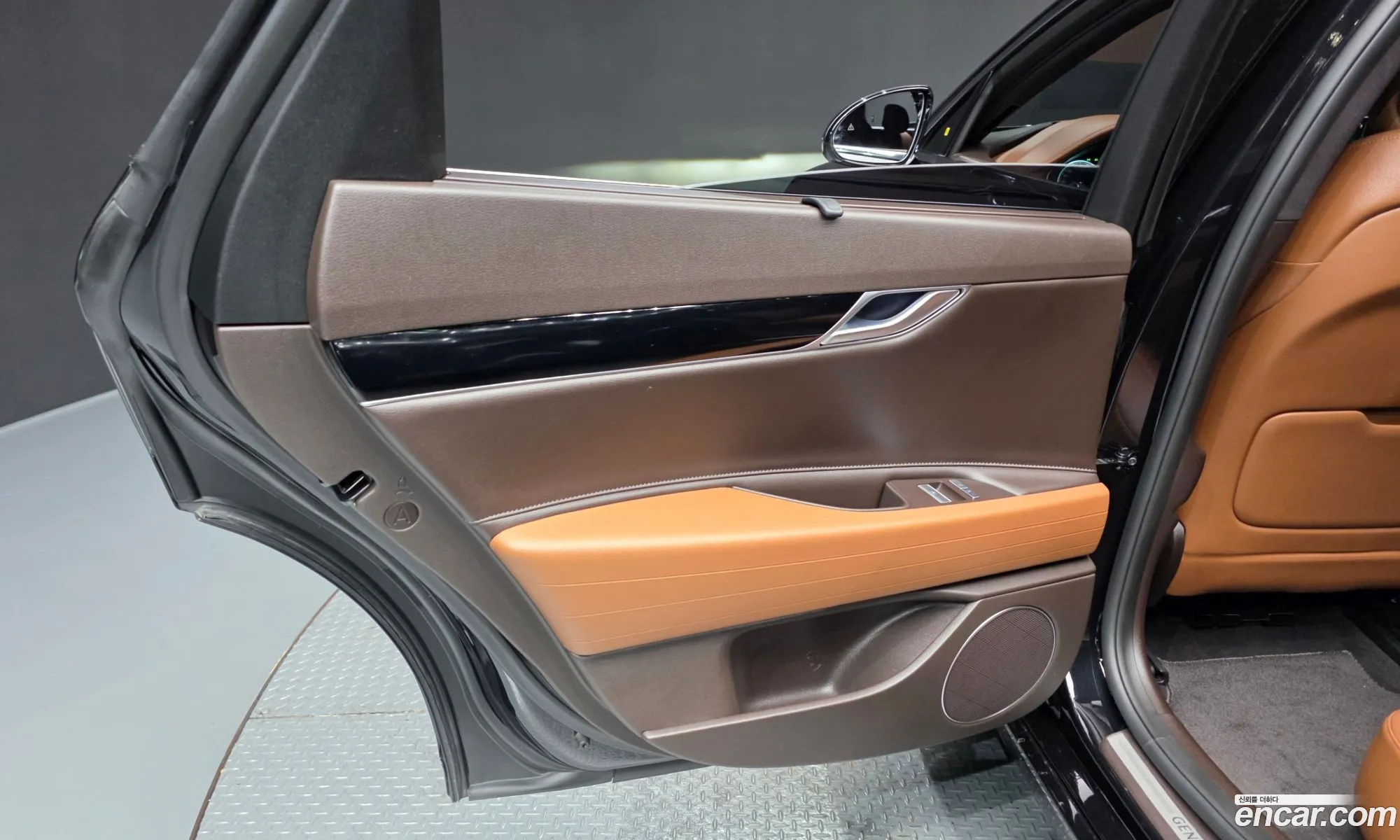 Genesis G80 2023 KMTGB41CDRU226020 — 10