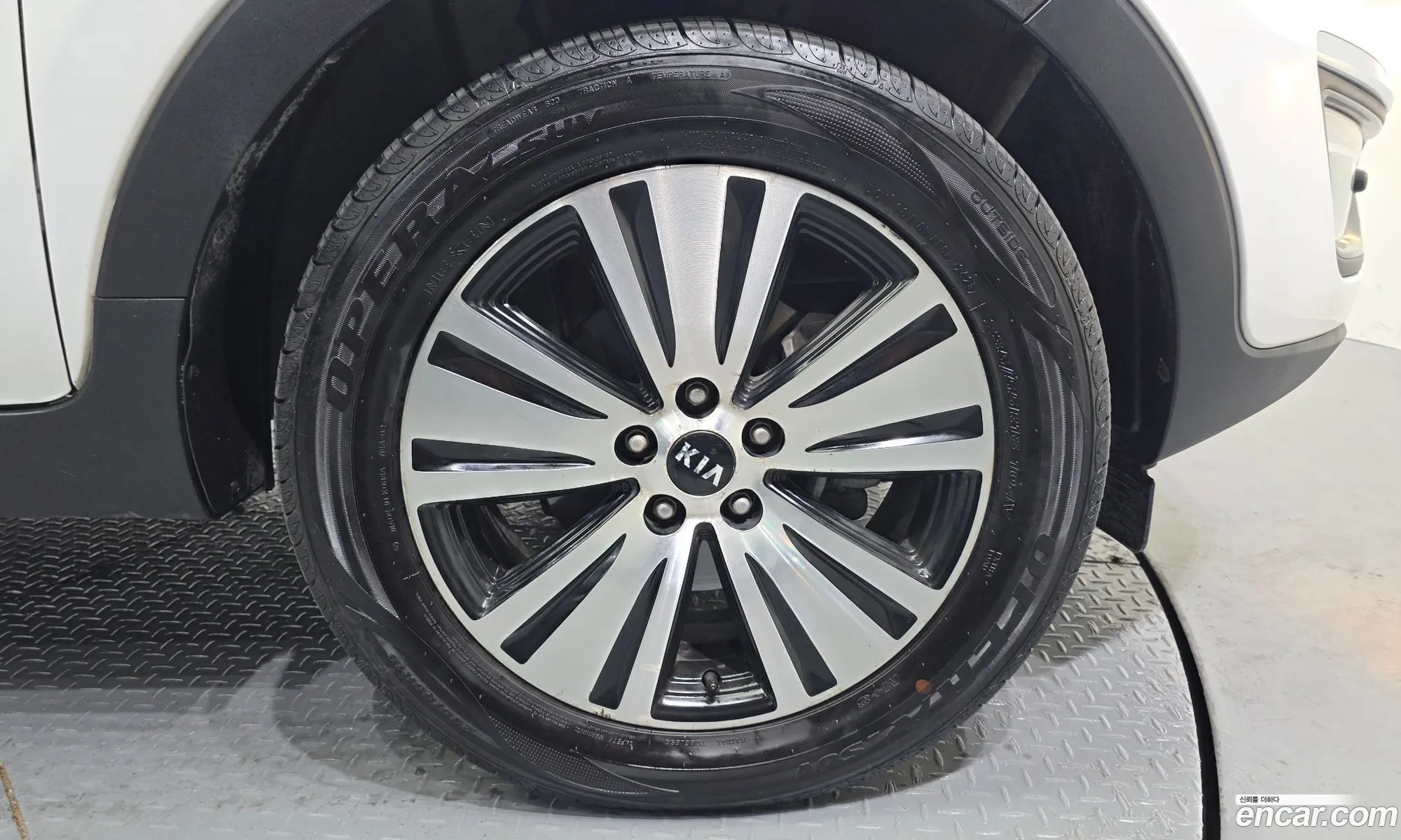 Kia Sportage R 2014 — 29