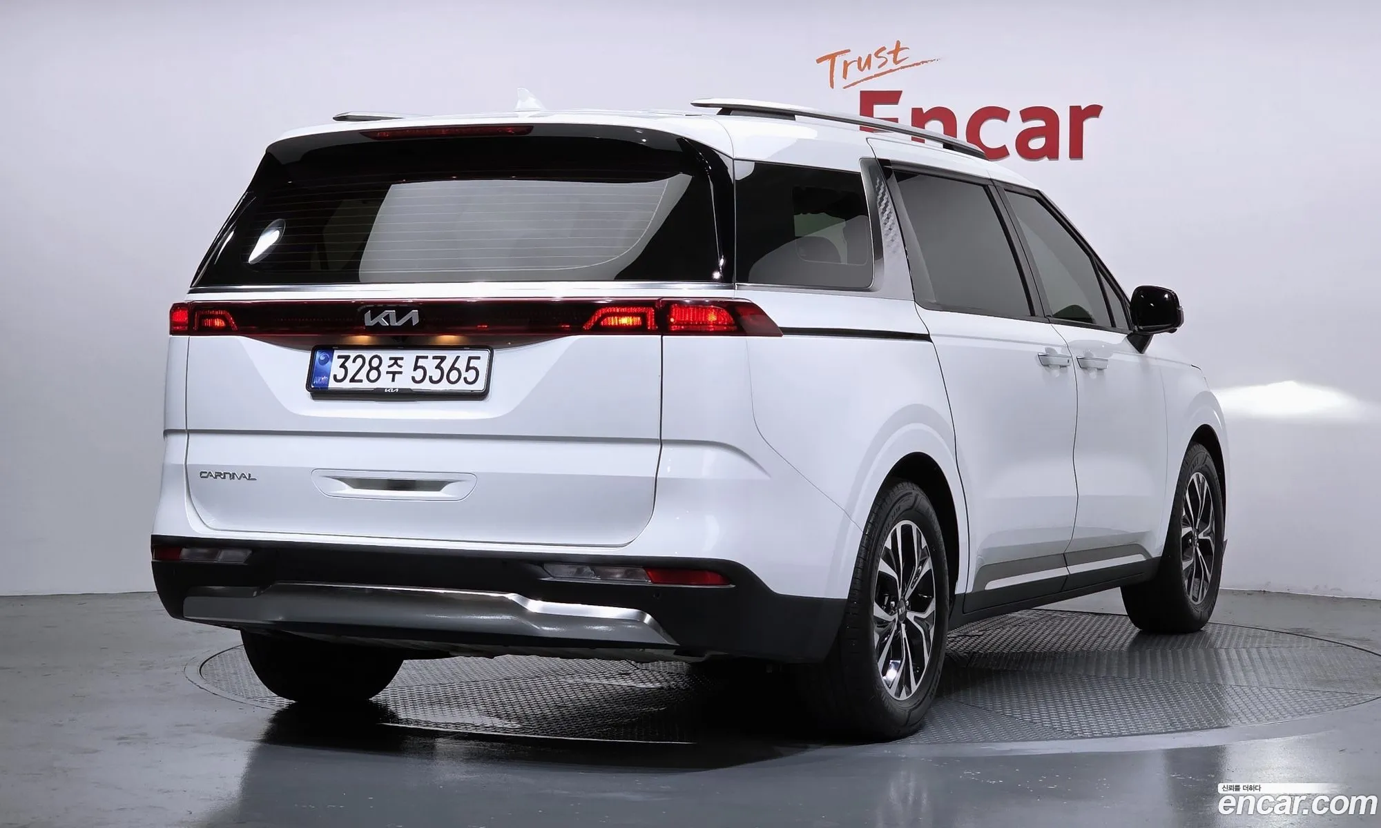 Kia Carnival 2022 KNANE813BPS205941 — 5