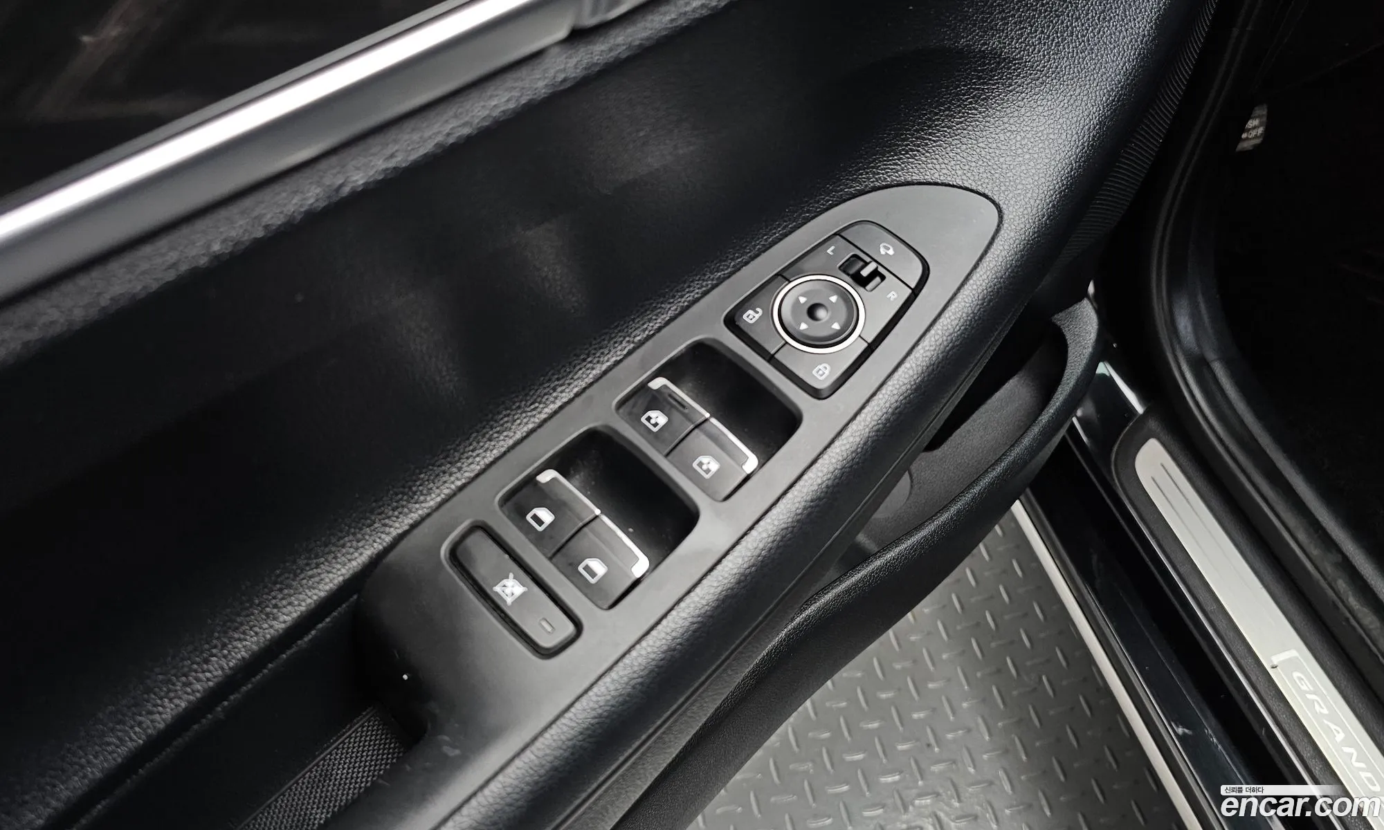 Hyundai Grandeur IG 2018 KMHF141CBKA180655 — 19